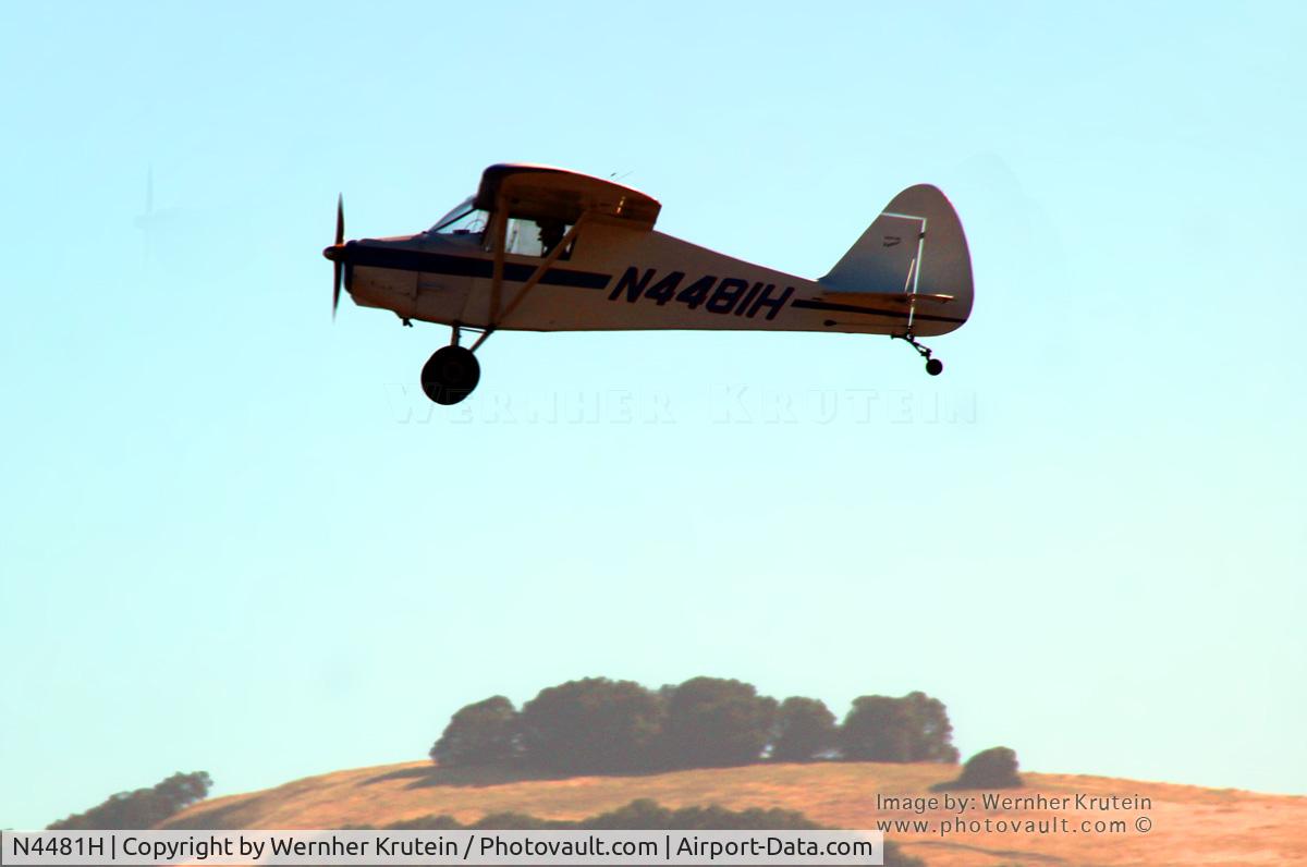 N4481H, 1948 Piper PA-15 Vagabond C/N 15-270, N4481H taking-off at Petaluma Municipal Airport