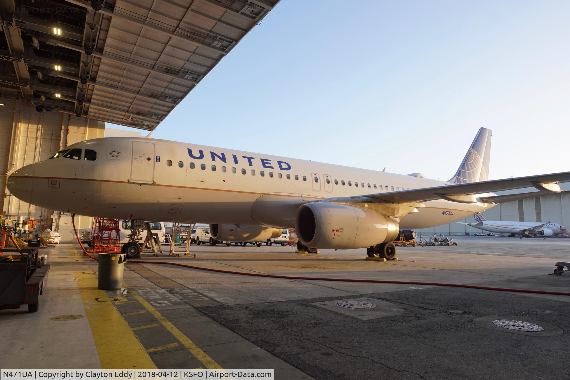 N471UA, 2001 Airbus A320-232 C/N 1432, SFO 2018.