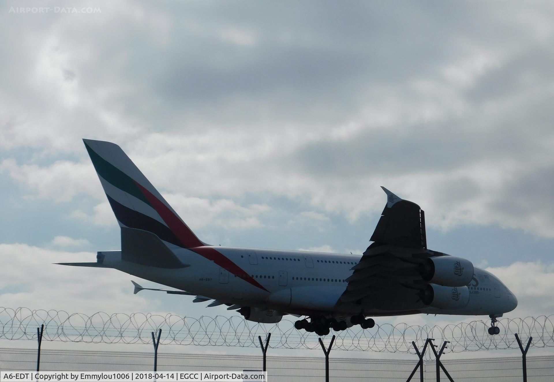 A6-EDT, 2011 Airbus A380-861 C/N 090, from airport pub
