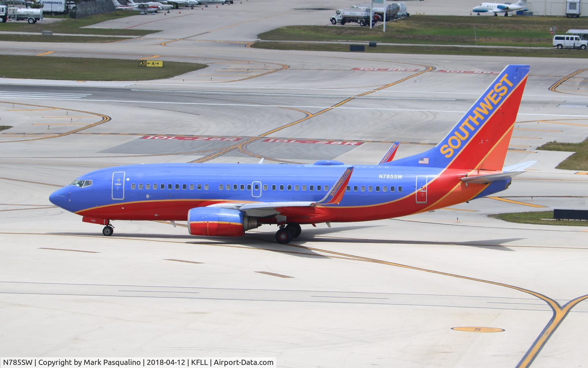 N785SW, 2000 Boeing 737-7H4 C/N 30602, Boeing 737-700