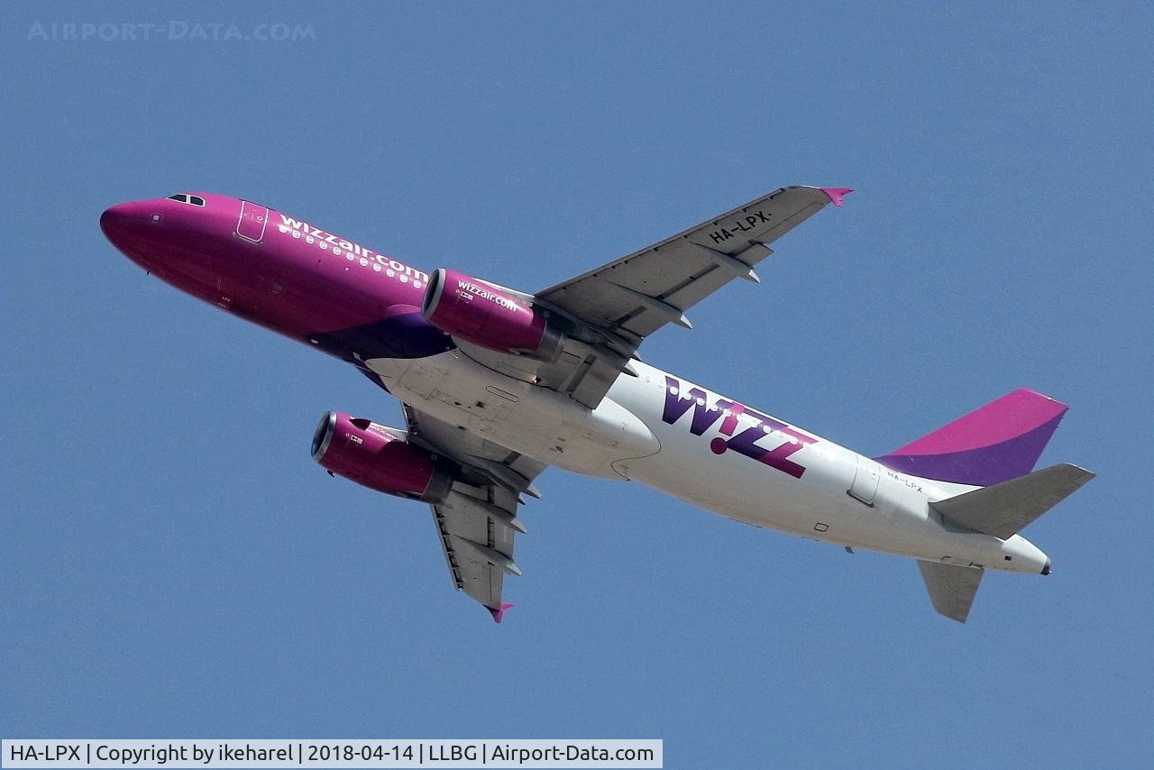 HA-LPX, 2009 Airbus A320-232 C/N 3968, T/O from runway 26, en-route to Bucharest.