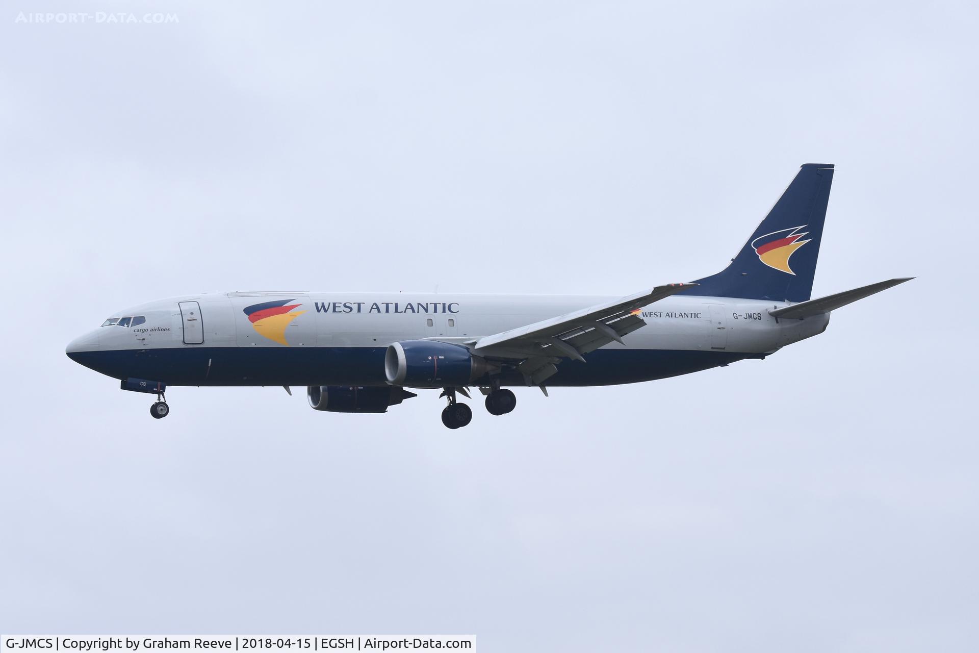 G-JMCS, 1990 Boeing 737-4Y0 C/N 24903, Landing at Norwich.