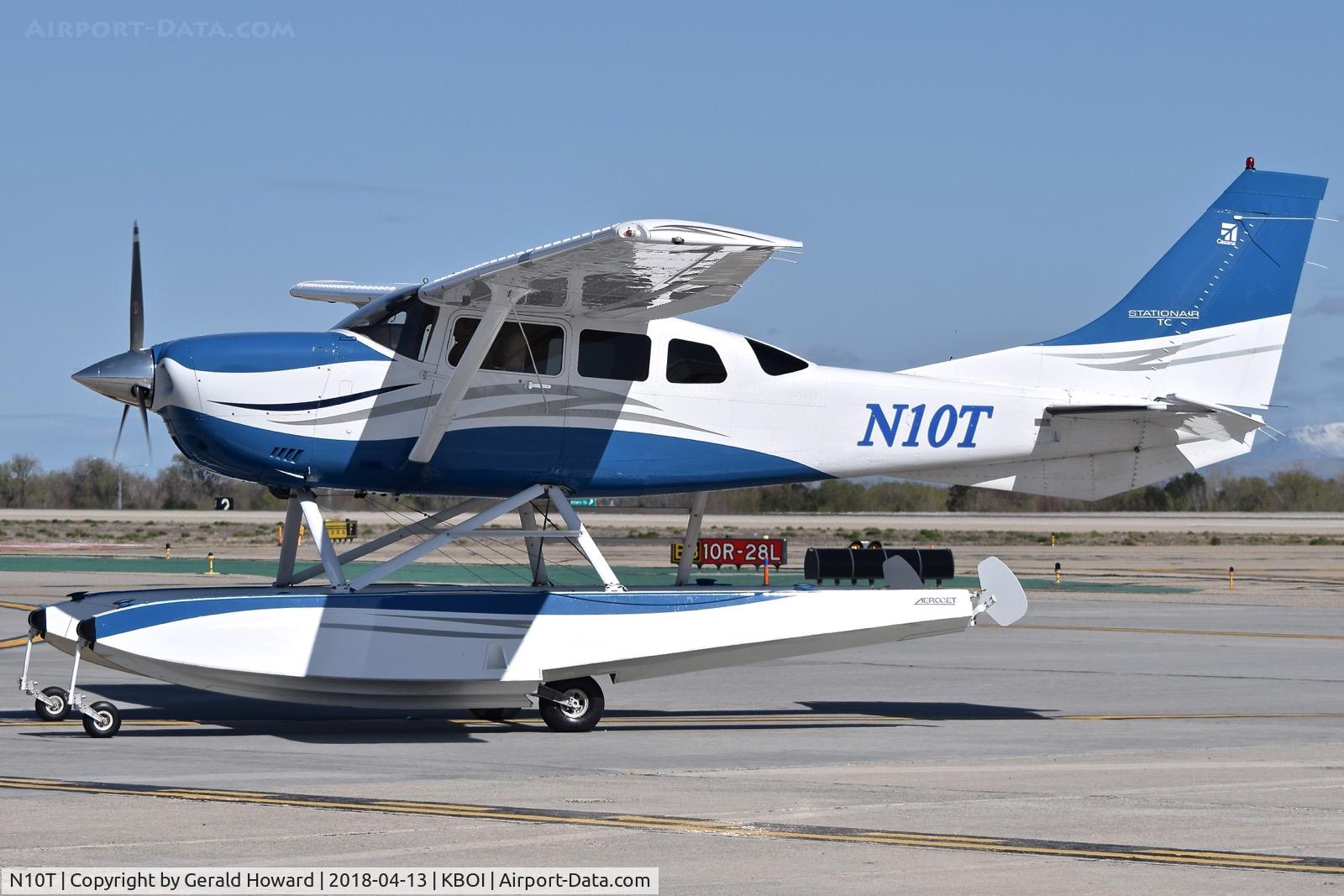 N10T, 2006 Cessna T206H Turbo Stationair C/N T20608623, Taxing on Bravo to south GA ramp.