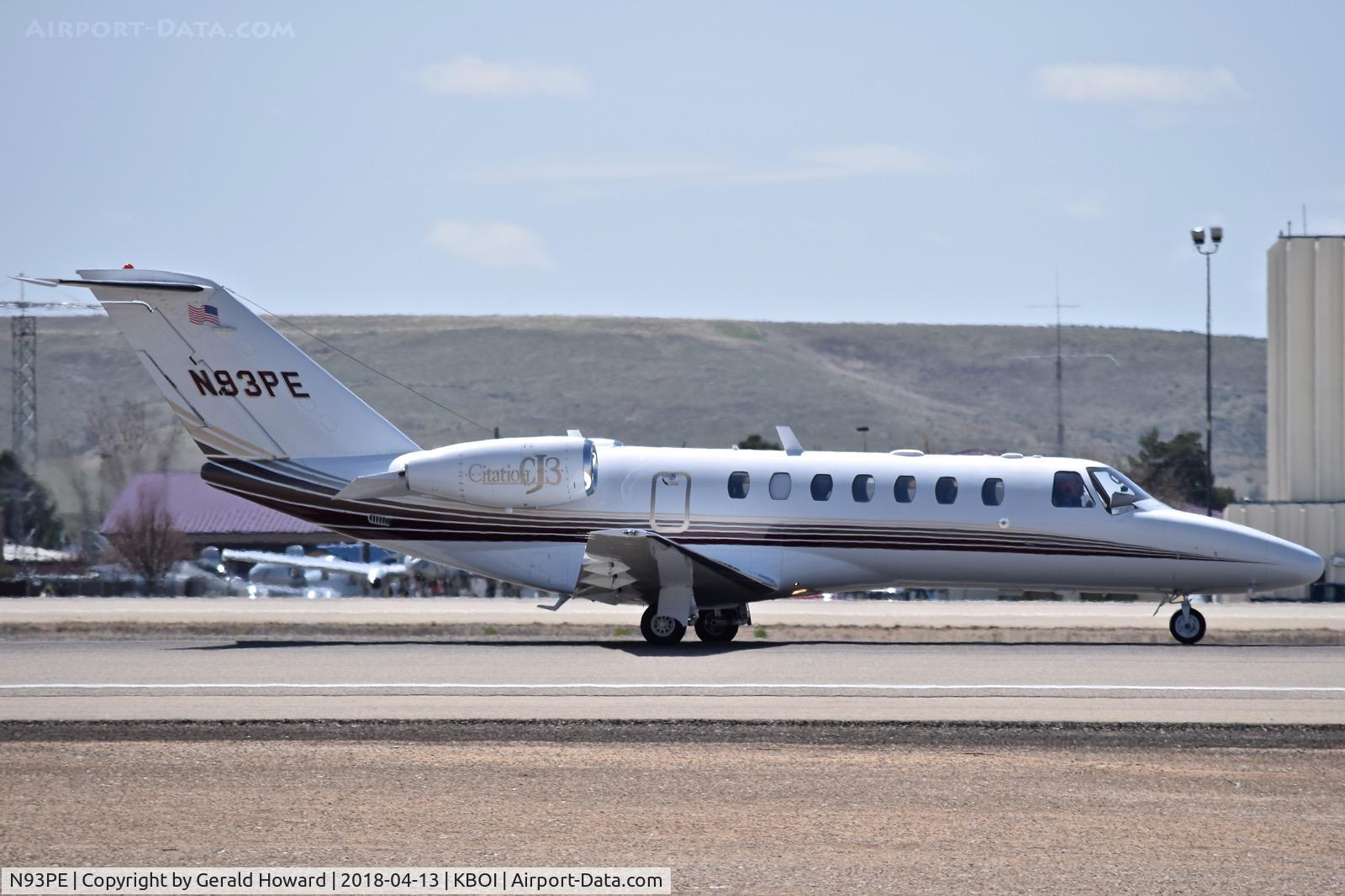 N93PE, 2006 Cessna 525A CitationJet CJ2 C/N 525B0093, Landing roll out on RWY 28R.