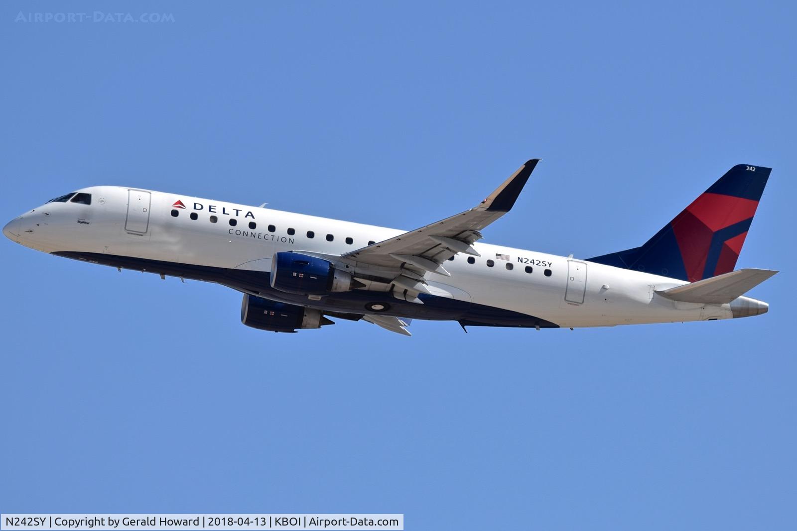 N242SY, 2016 Embraer 175LR (ERJ-170-200LR) C/N 17000588, Departing RWY 28R.