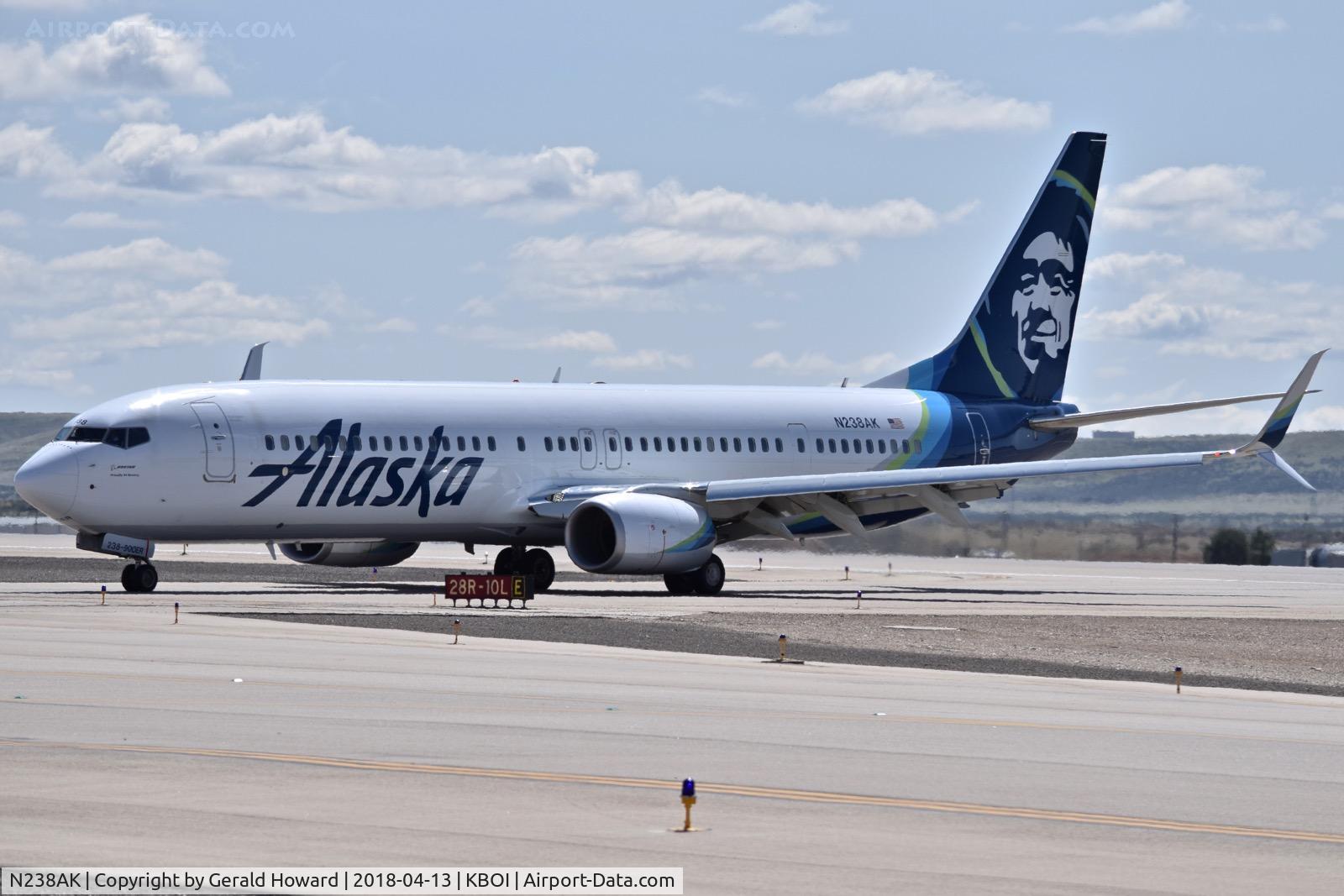 N238AK, 2016 Boeing 737-990/ER C/N 62681, On Echo from RWY 28R.