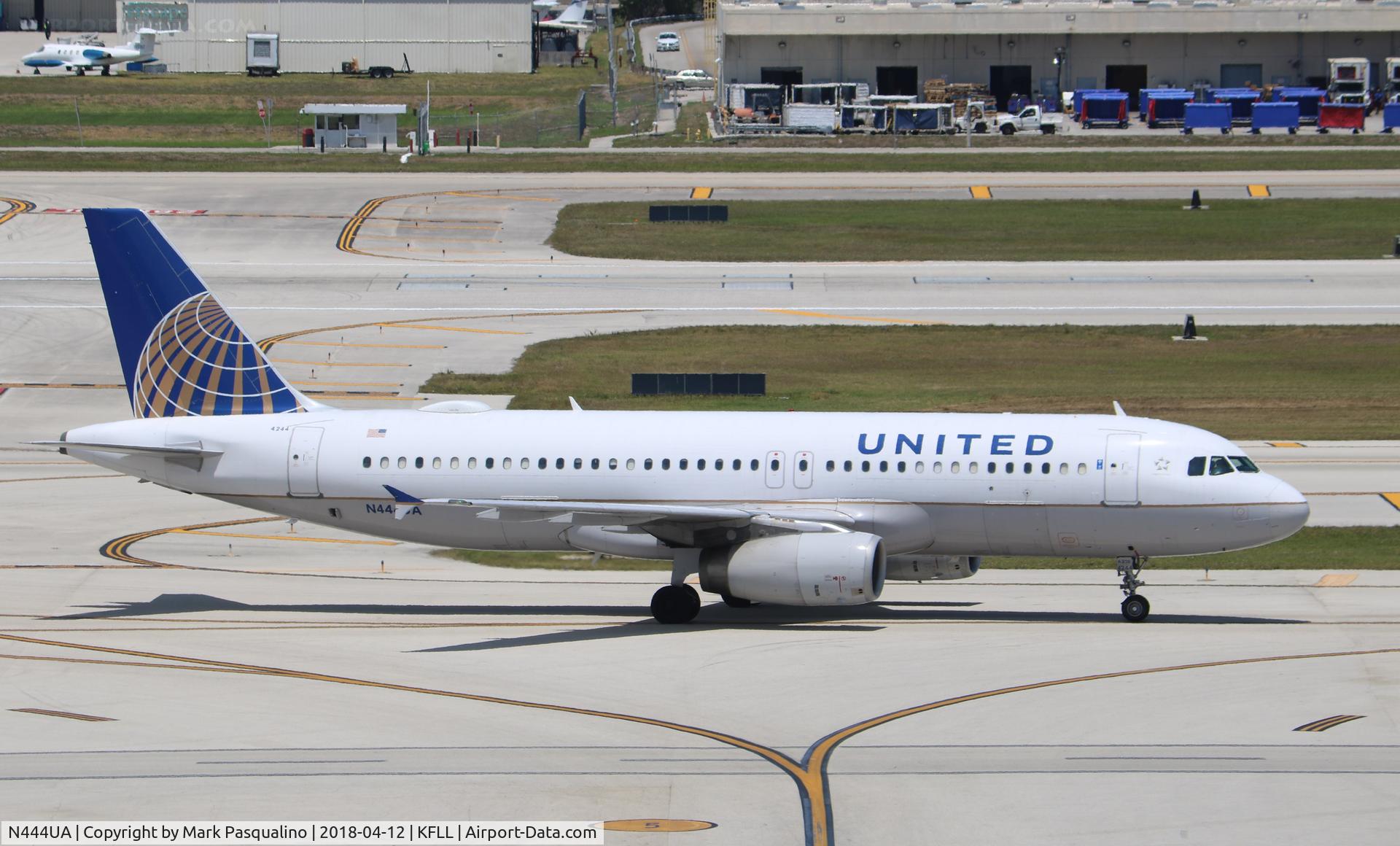 N444UA, 1998 Airbus A320-232 C/N 824, Airbus A320