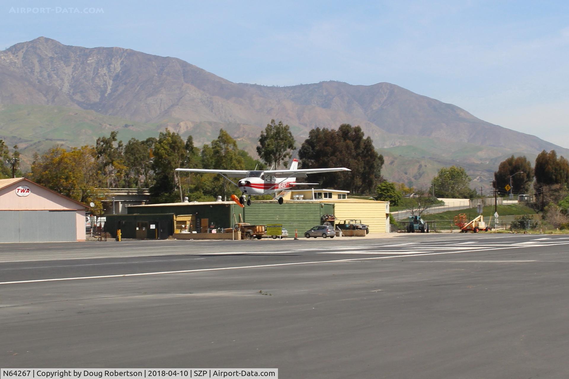 N64267, 1975 Cessna 172M C/N 17265139, 1975 Cessna 172M SKYHAWK, Lycoming O-320 150 Hp, on final Rwy 22