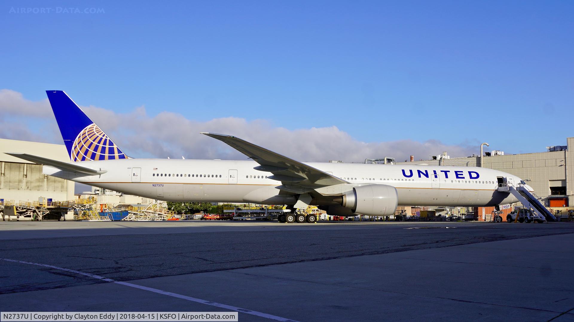 N2737U, 2017 Boeing 777-300/ER C/N 62647, SFO 2018.