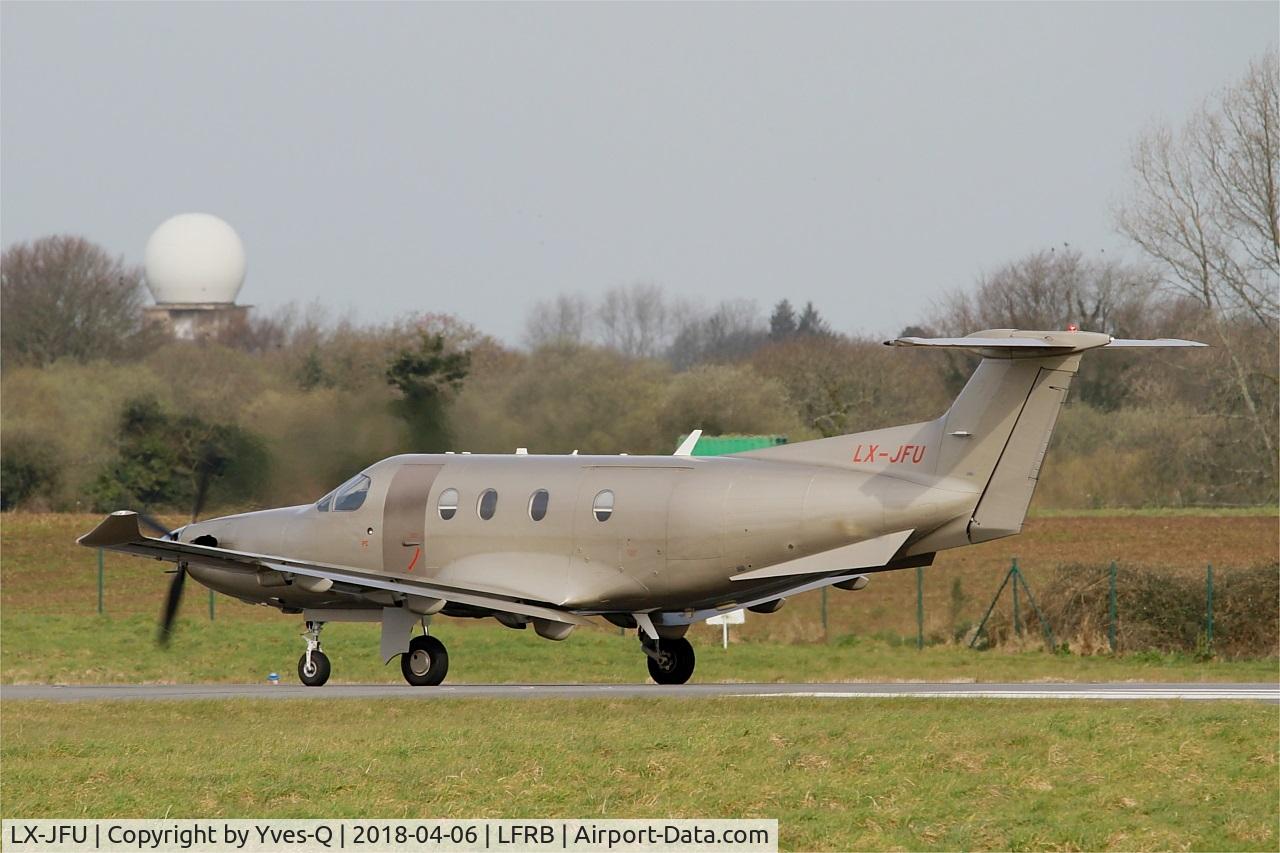 LX-JFU, 2012 Pilatus PC-12/47E C/N 1356, Pilatus PC-1247E, Take off run rwy 25L, Brest-Bretagne Airport (LFRB-BES)