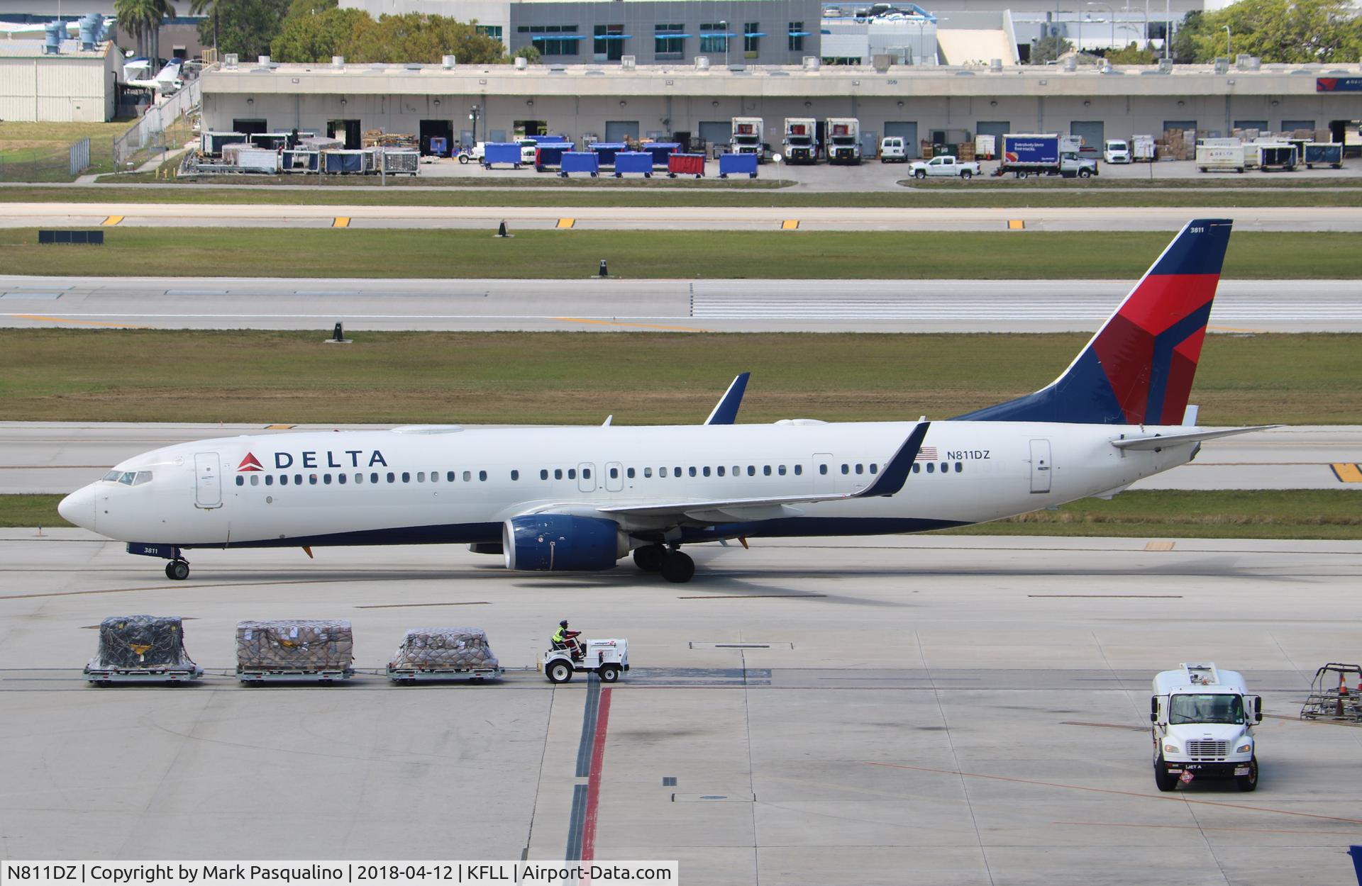 N811DZ, 2013 Boeing 737-932/ER C/N 31916, Boeing 737-900ER