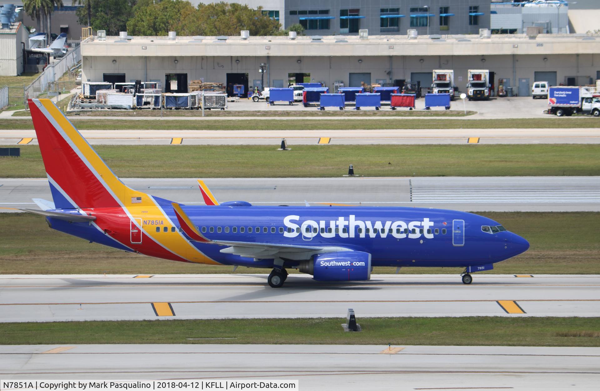 N7851A, 2001 Boeing 737-7Q8 C/N 28240, Boeing 737-7Q8