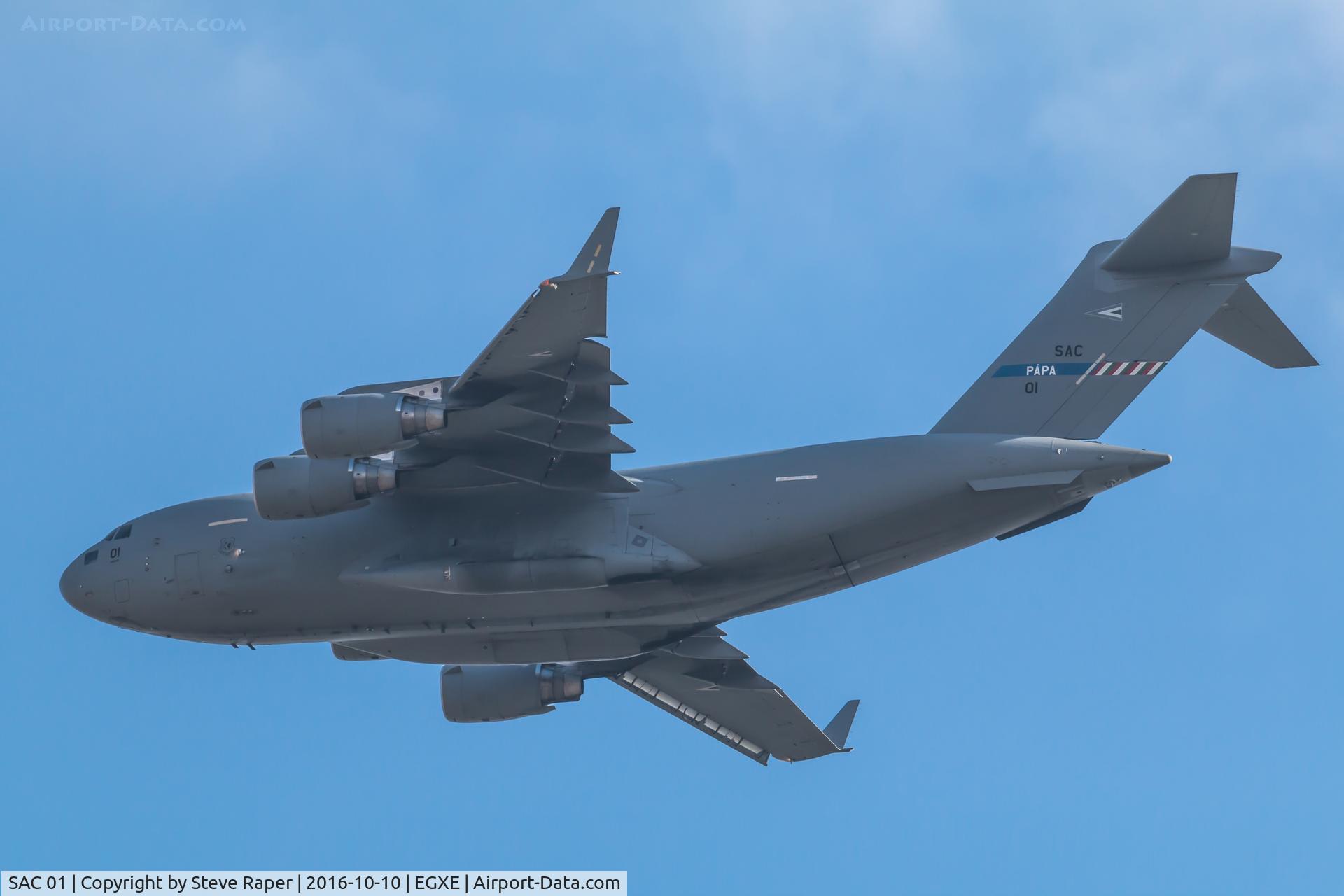 SAC 01, 2008 Boeing C-17A Globemaster III C/N F-207, On long finals to RAF Leeming October 2016