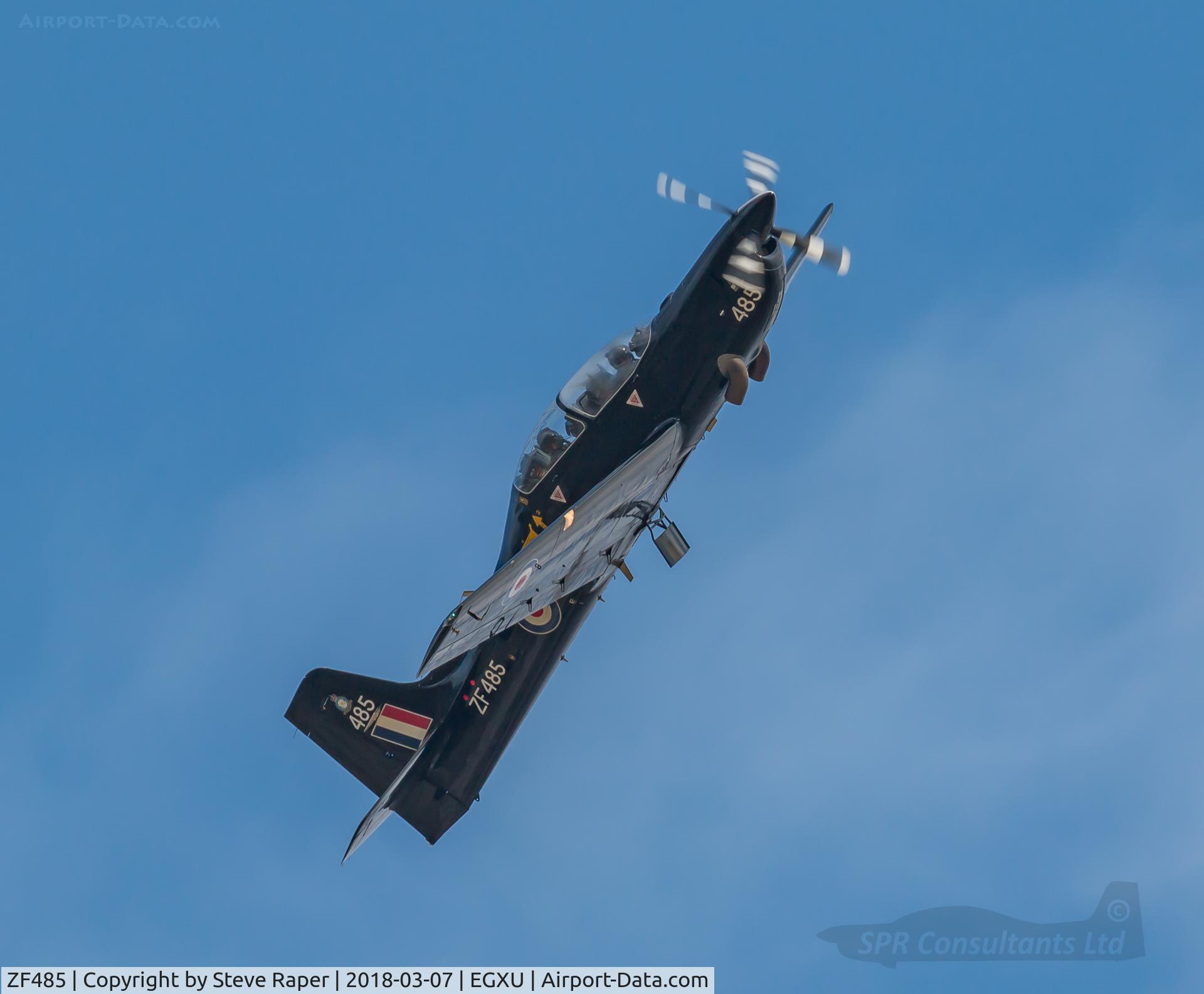 ZF485, 1992 Short S-312 Tucano T1 C/N S146/T117, Banking over Linton.