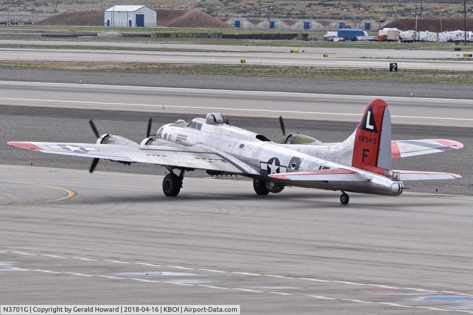 N3701G, 1944 Boeing B-17G Flying Fortress C/N 44-8543A, Taxiing on Alpha.
