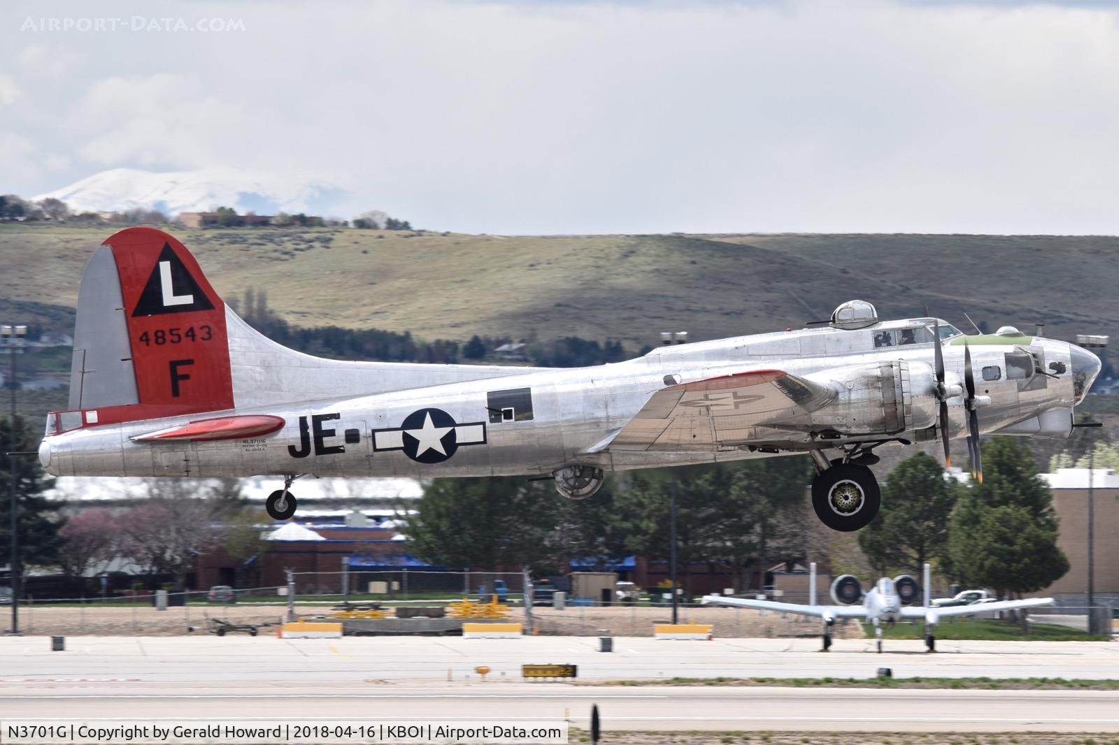 N3701G, 1944 Boeing B-17G Flying Fortress C/N 44-8543A, Take off from RWY 28L.