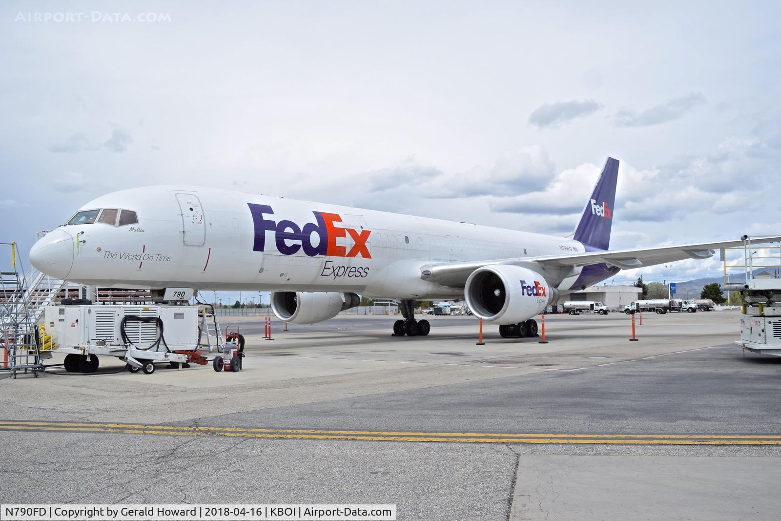 N790FD, 1993 Boeing 757-200(F) C/N 26693, Parked on the FedEx ramp.