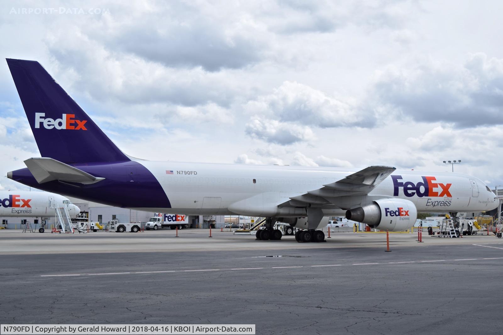 N790FD, 1993 Boeing 757-200(F) C/N 26693, Parked on the FedEx ramp.