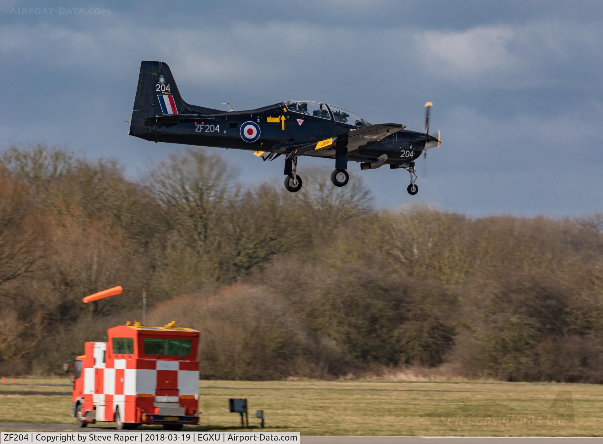 ZF204, 1989 Short S-312 Tucano T1 C/N S029/T29, Landing 03 at Linton