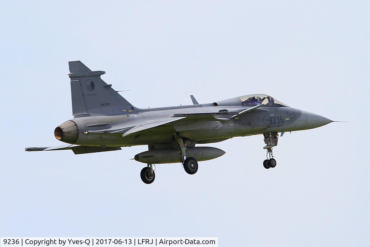 9236, Saab JAS-39C Gripen C/N 39236, Saab JAS-39C Gripen, On final rwy 08, Landivisiau Naval Air Base (LFRJ) Tiger Meet 2017
