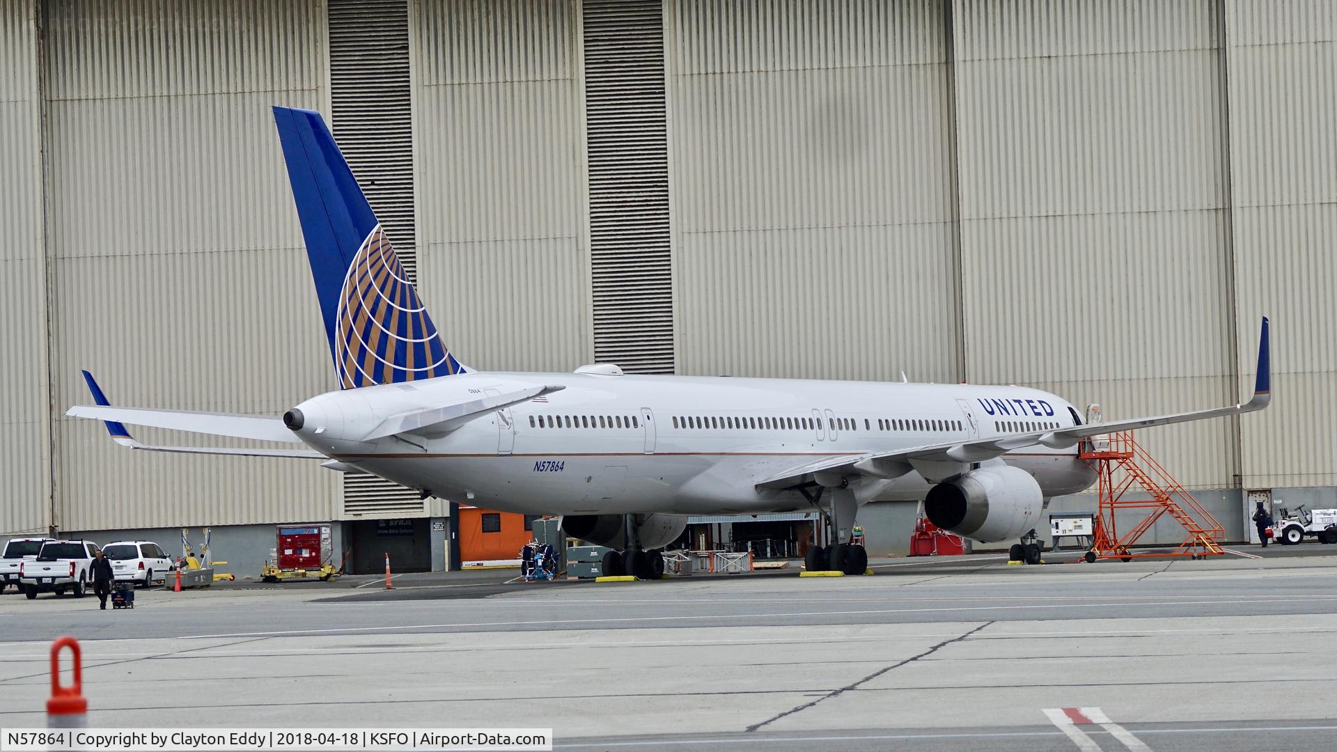N57864, 2001 Boeing 757-33N C/N 32588, SFSO 2018.