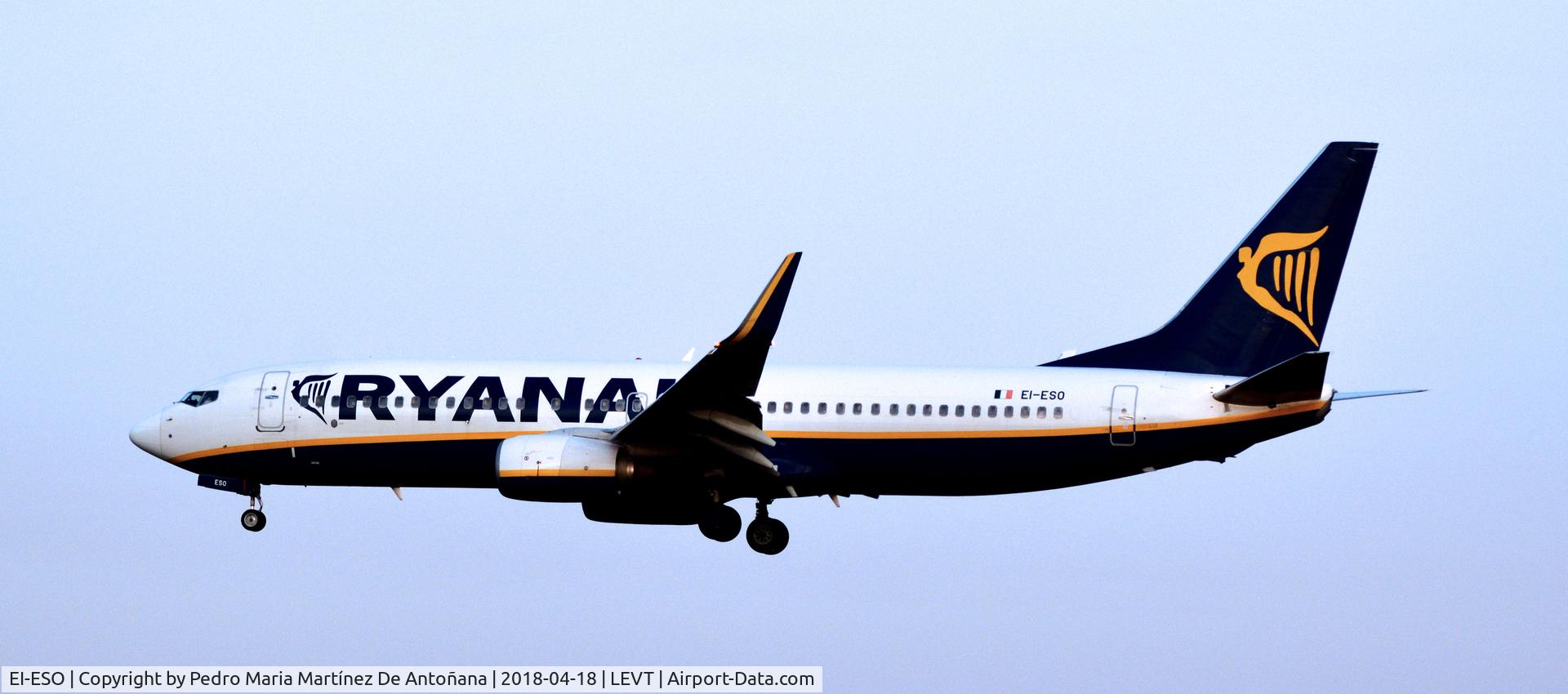 EI-ESO, 2011 Boeing 737-8AS C/N 34989, Foronda - Vitoria-Gasteiz - España