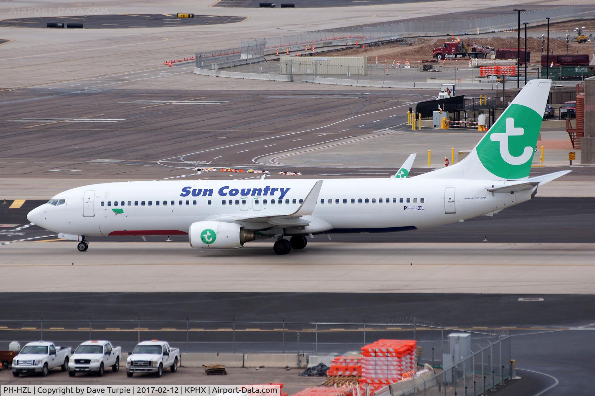 PH-HZL, 2001 Boeing 737-8K2 C/N 30391, Borrowed for the winter.