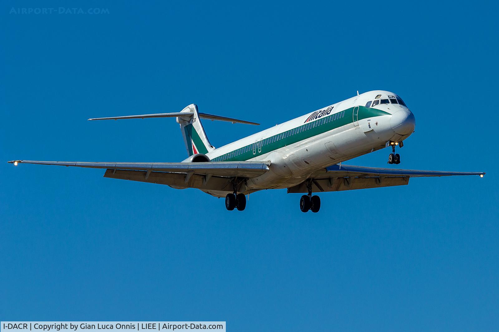 I-DACR, 1990 McDonnell Douglas MD-82 (DC-9-82) C/N 49975/1775, LANDING