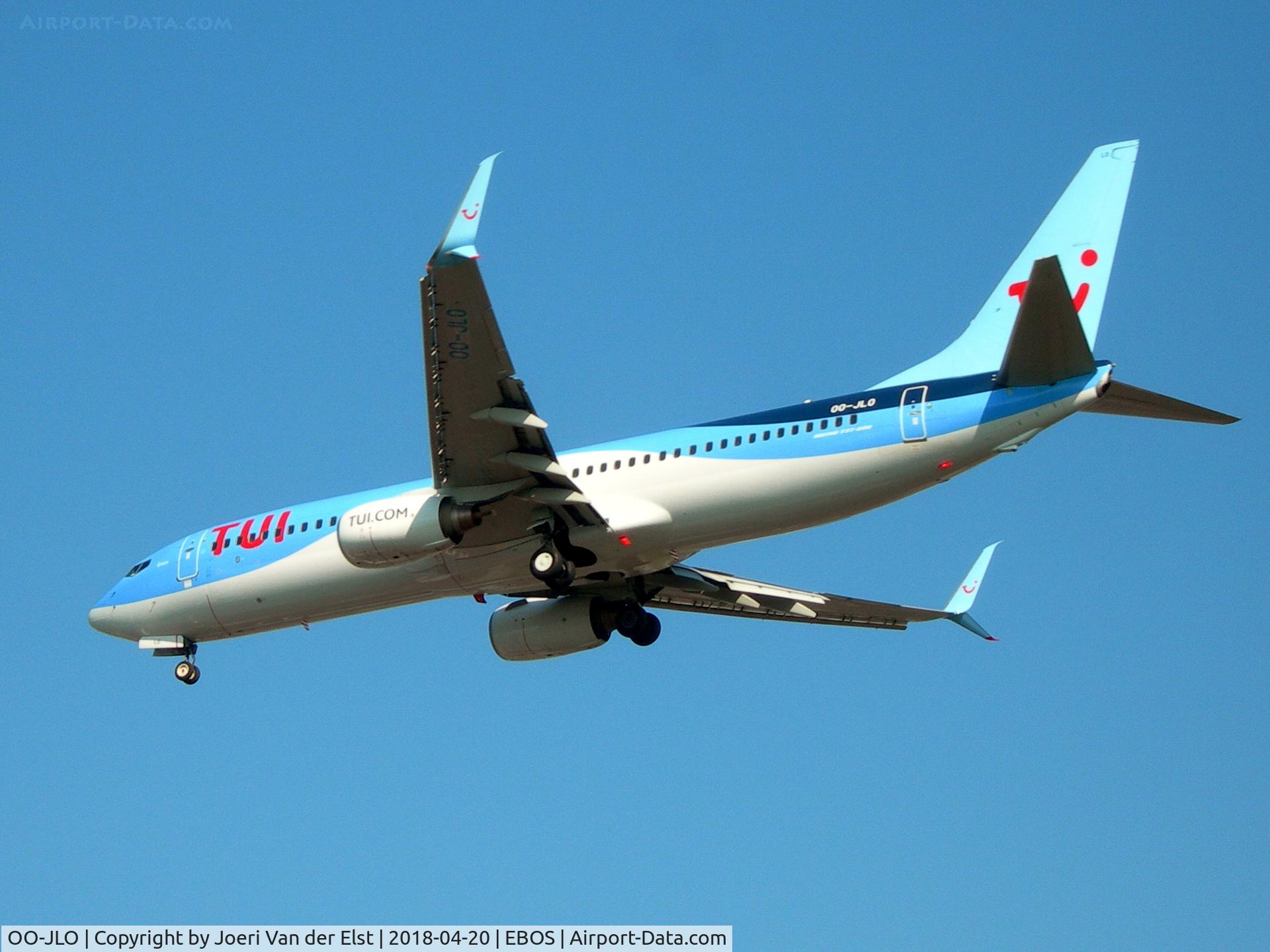 OO-JLO, 2007 Boeing 737-8K5 C/N 34692, Moments before touchdown rwy 26