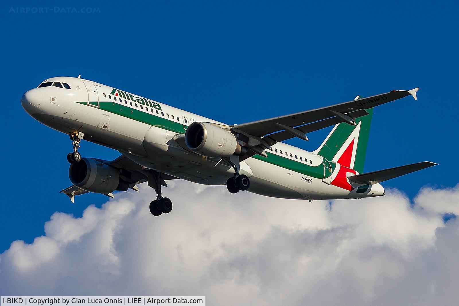 I-BIKD, 2001 Airbus A320-214 C/N 1457, LANDING