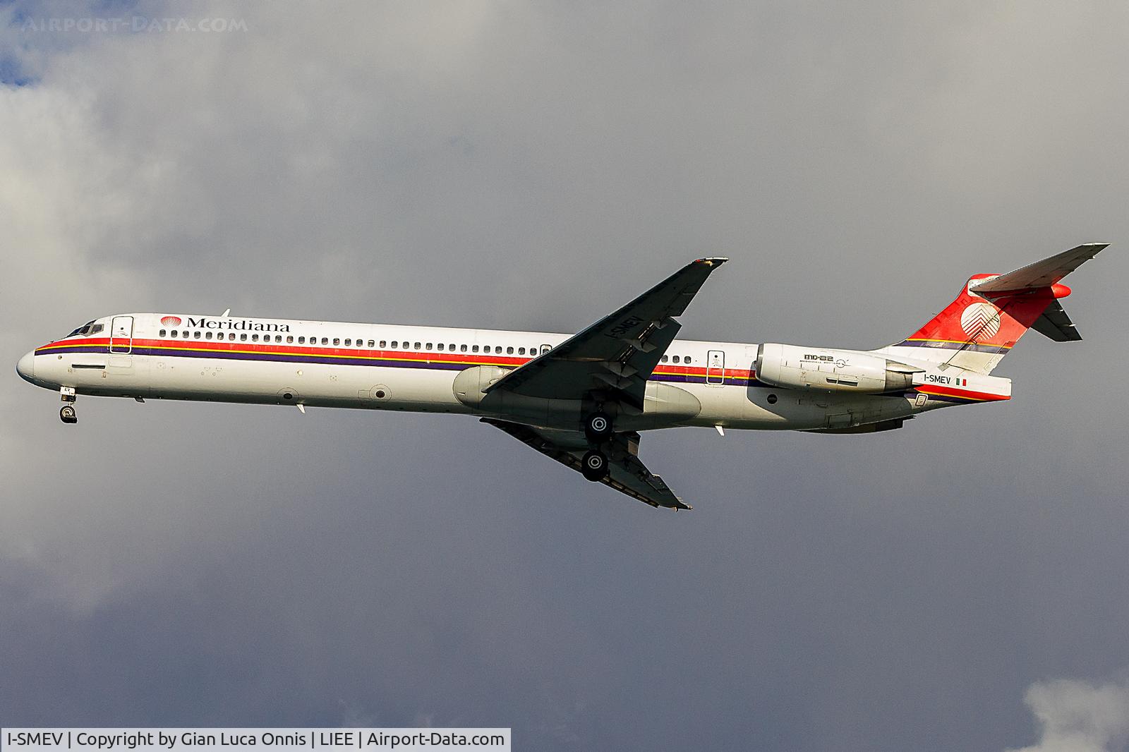 I-SMEV, 1988 McDonnell Douglas MD-82 (DC-9-82) C/N 49669, LANDING