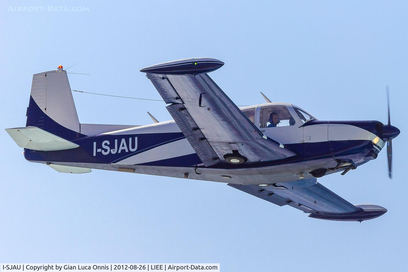 I-SJAU, SIAI-Marchetti S-208A C/N 1-13, AIRSHOW PASS
