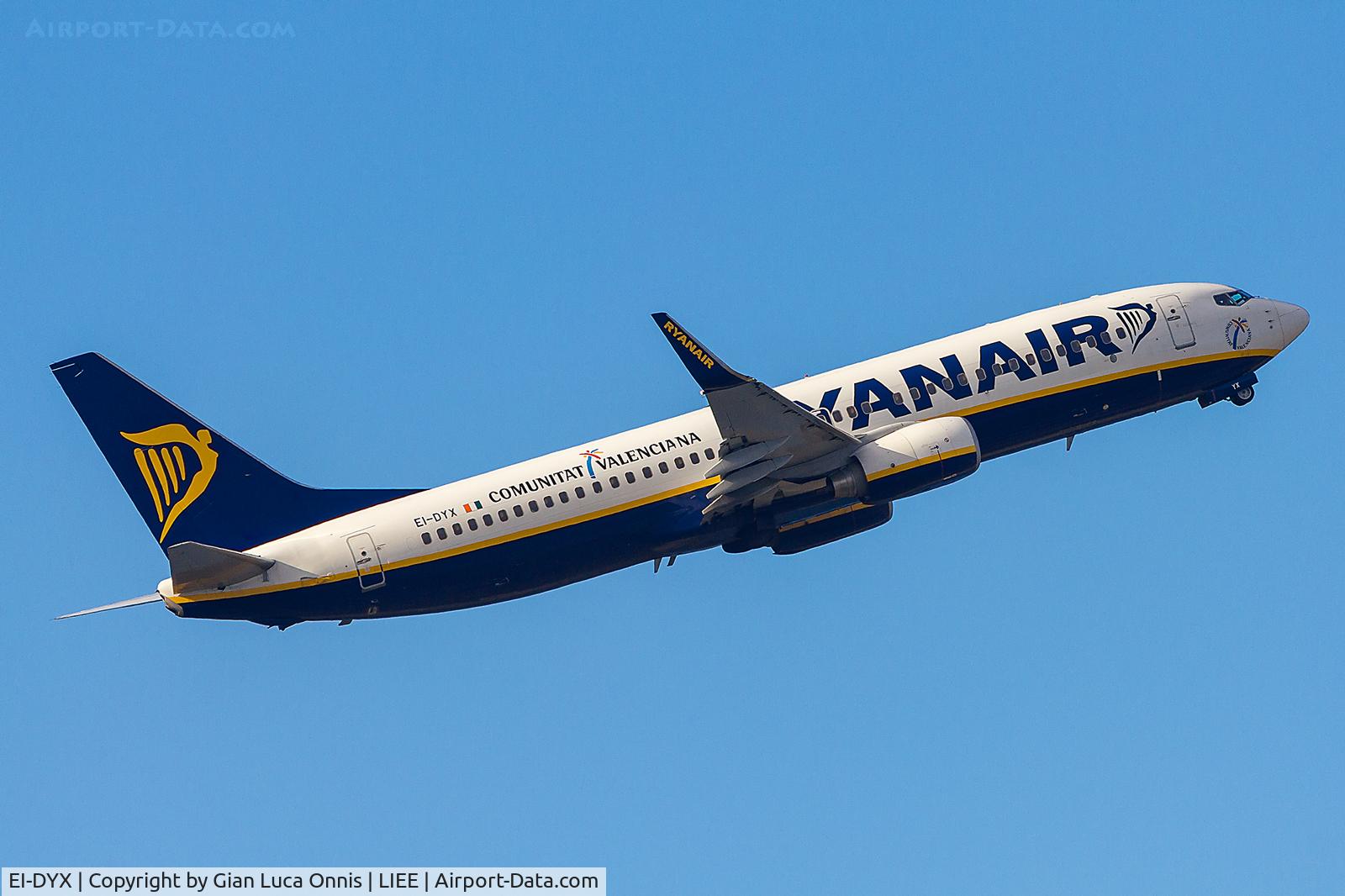 EI-DYX, 2008 Boeing 737-8AS C/N 37517, TAKEOFF