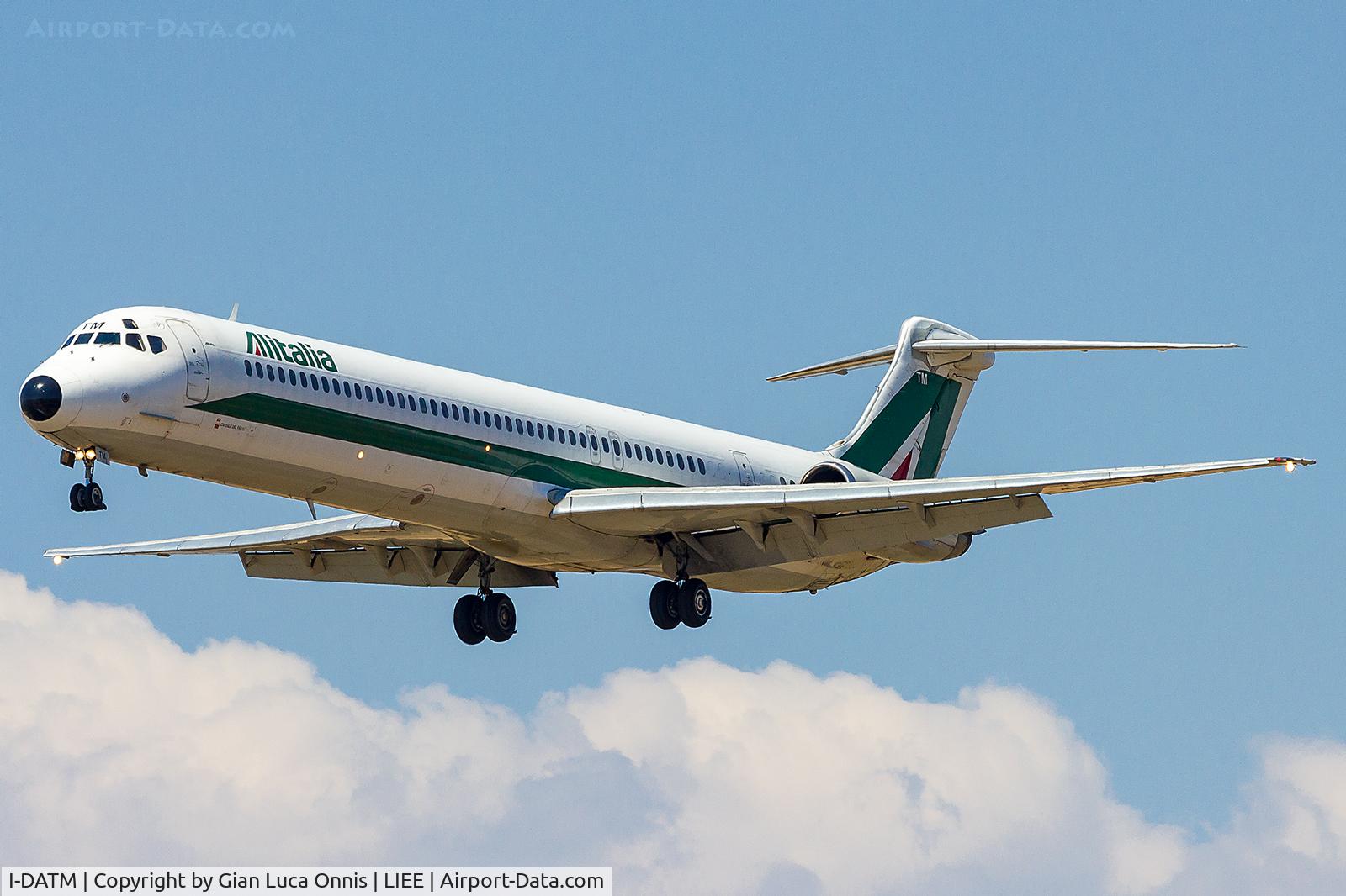 I-DATM, 1995 McDonnell Douglas MD-82 (DC-9-82) C/N 53230, LANDING