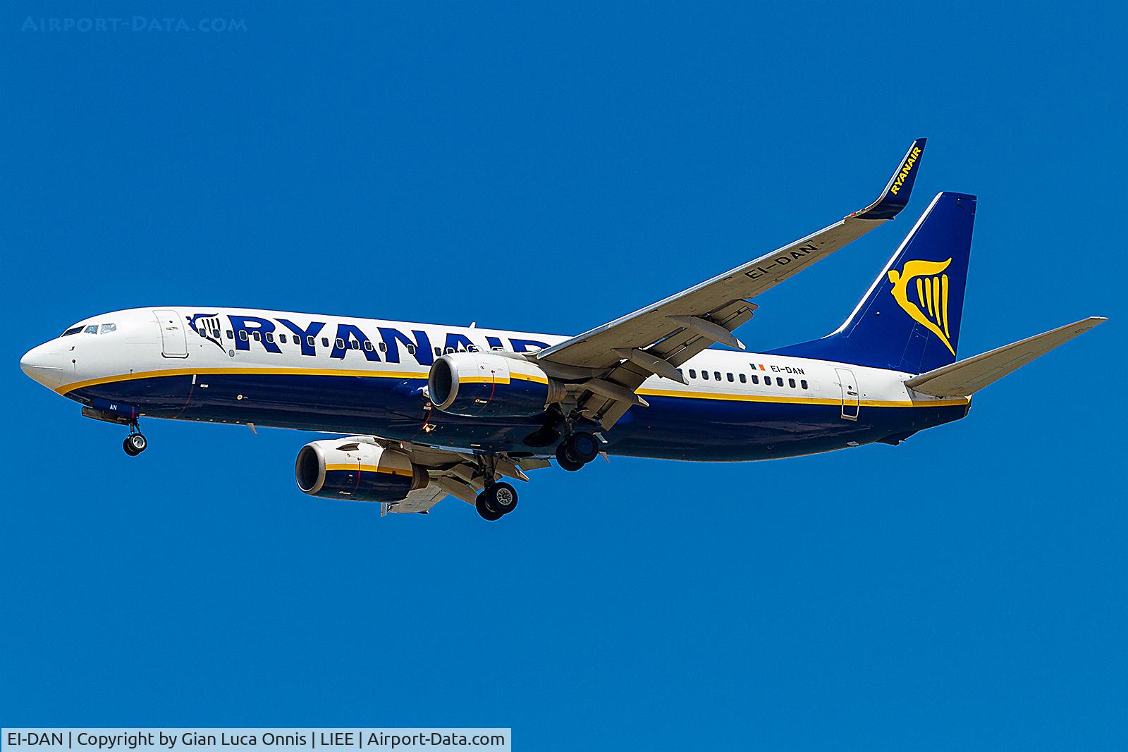 EI-DAN, 2003 Boeing 737-8AS C/N 33549, LANDING 32L