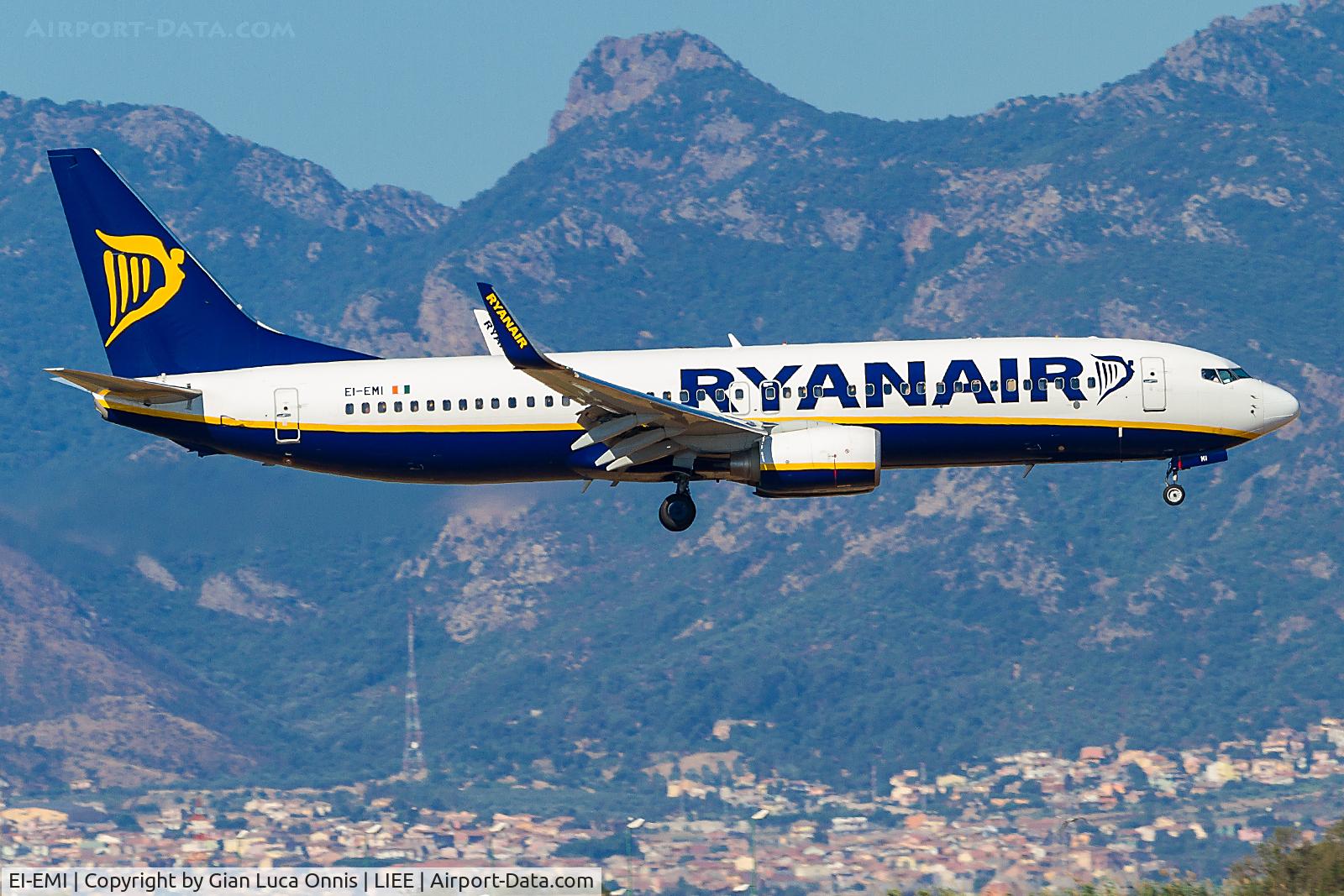 EI-EMI, 2010 Boeing 737-8AS C/N 34979, LANDING 32L