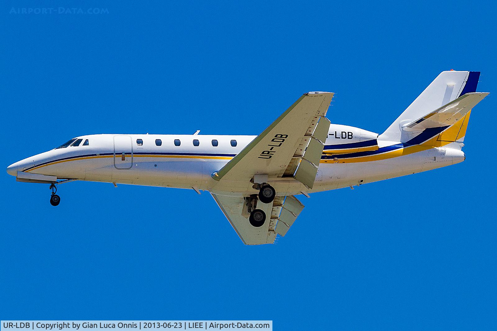 UR-LDB, 2012 Cessna 680 Citation Sovereign C/N 680-0326, LANDING 32L