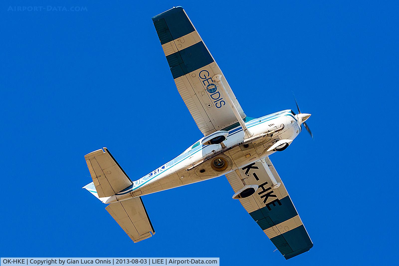 OK-HKE, Cessna TU206G Turbo Stationair C/N U20603877, TAKEOFF 32L