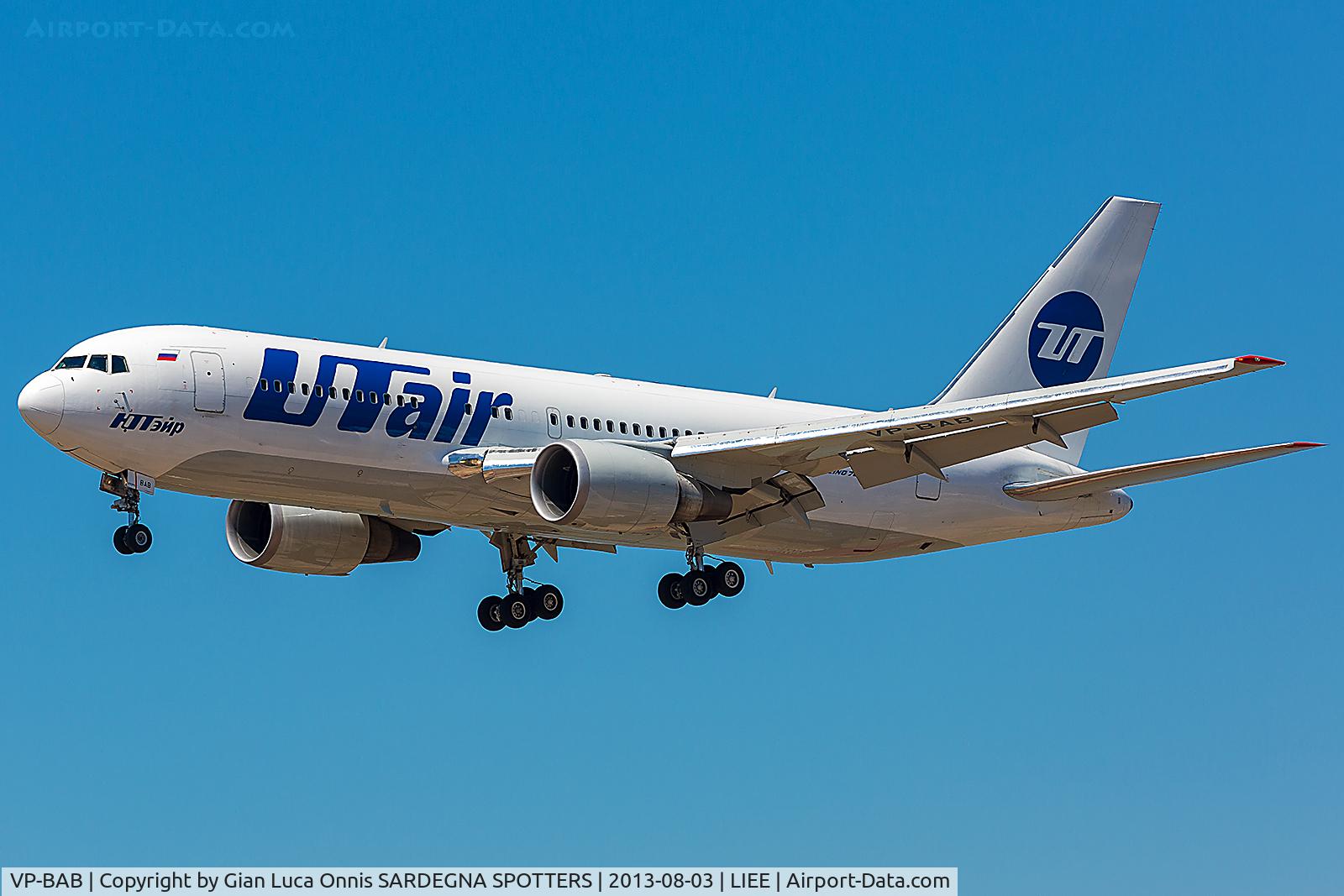 VP-BAB, 2000 Boeing 767-224/ER C/N 30430, LANDING 14R