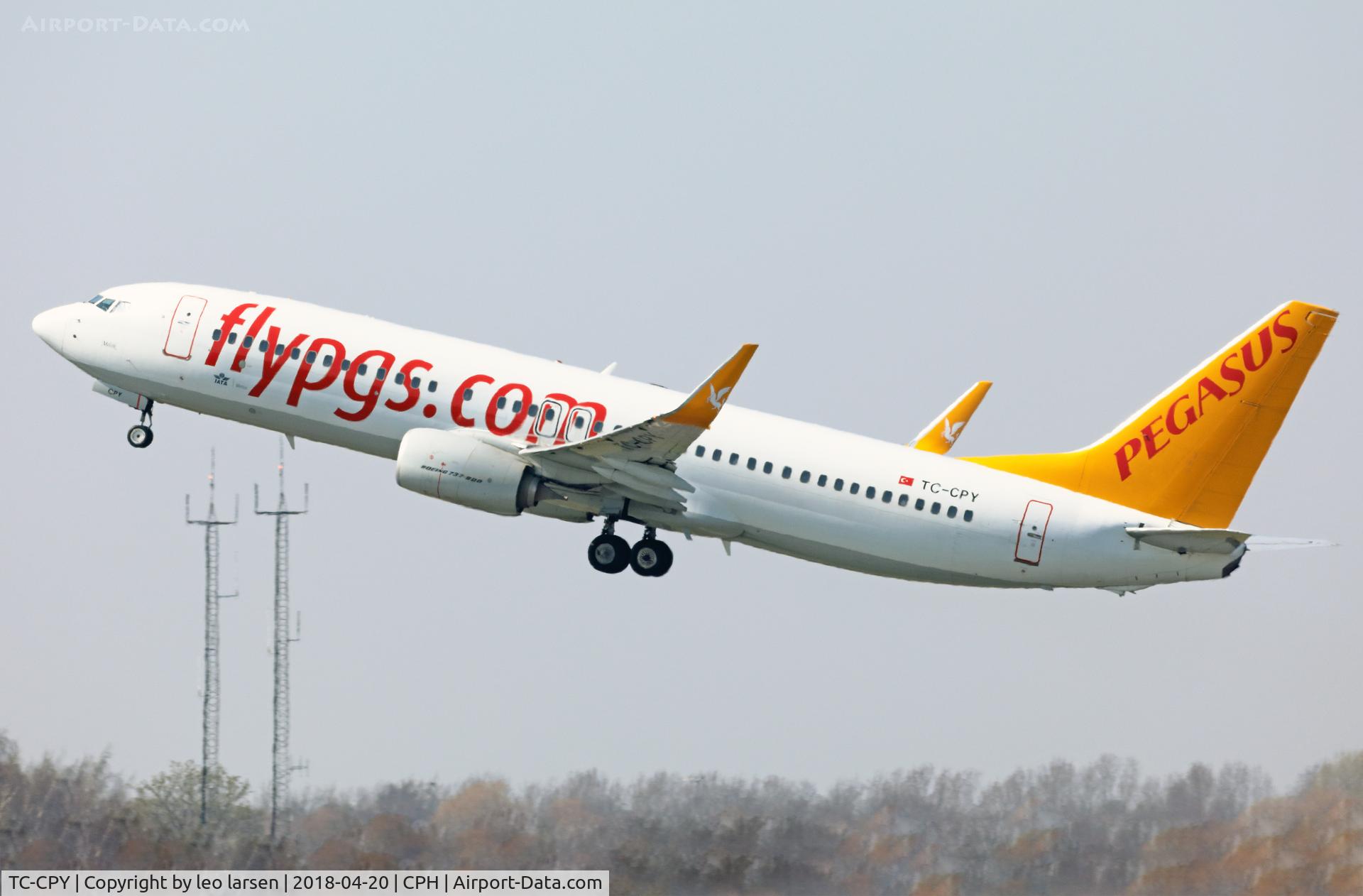 TC-CPY, 2015 Boeing 737-8H6 C/N 41767, Copenhagen 20.4.2018 T/O R-22R