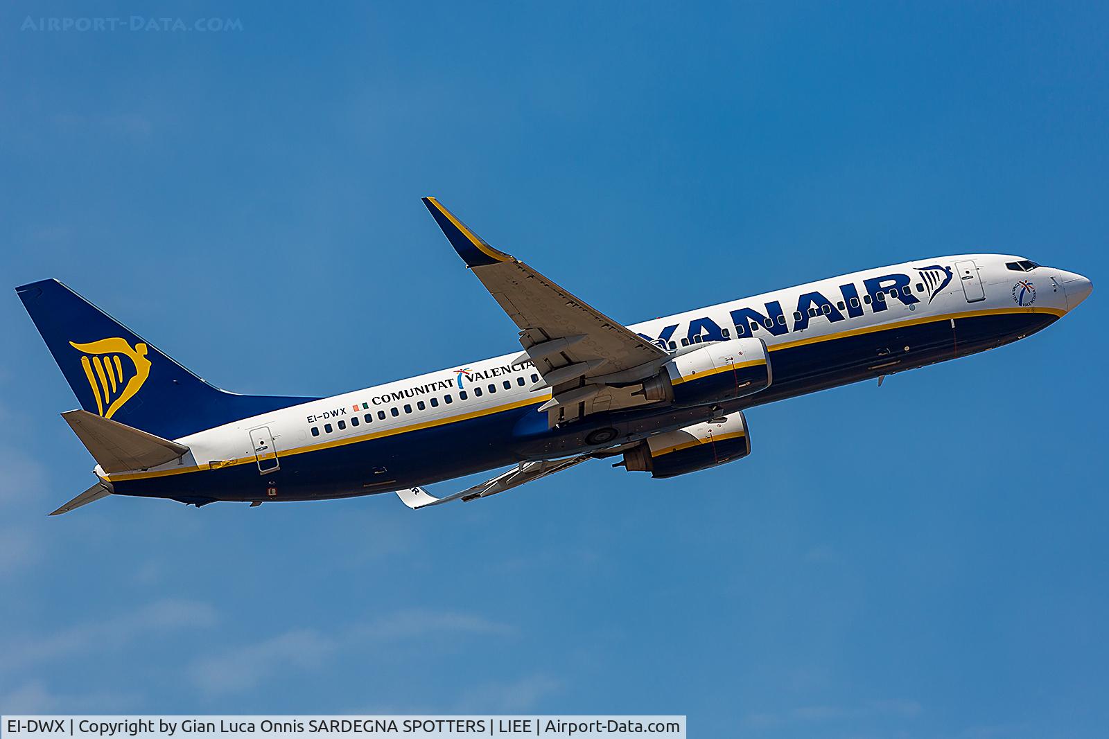 EI-DWX, 2008 Boeing 737-8AS C/N 33630, TAKEOFF 32L