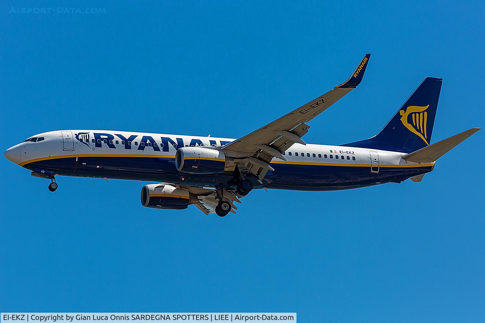 EI-EKZ, 2010 Boeing 737-8AS C/N 38508, LANDING 32L