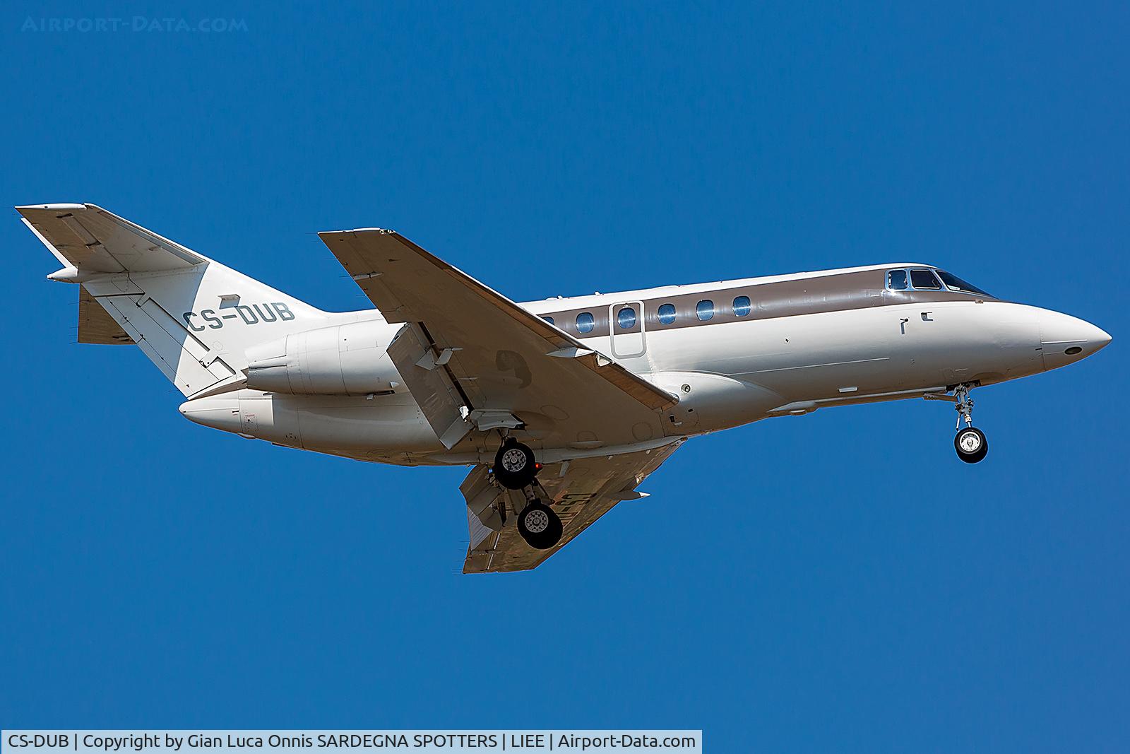 CS-DUB, 2008 Raytheon Hawker 750 C/N HB-0005, LANDING 14R