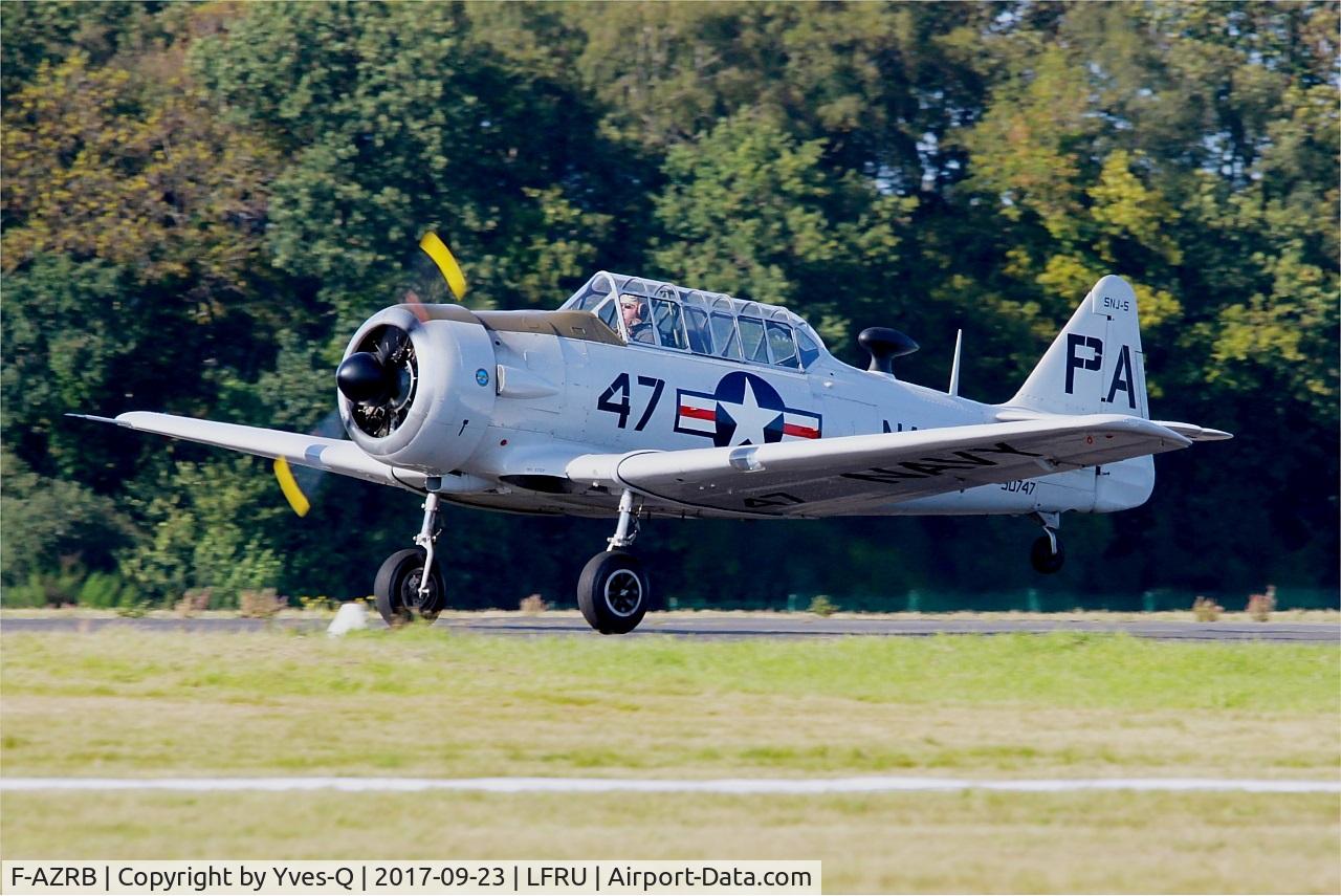 F-AZRB, North American SNJ-5 Texan Texan C/N 88-17955, North American SNJ-5 Texan, Take off rwy 24, Morlaix-Ploujean airport (LFRU-MXN) Air show 2017