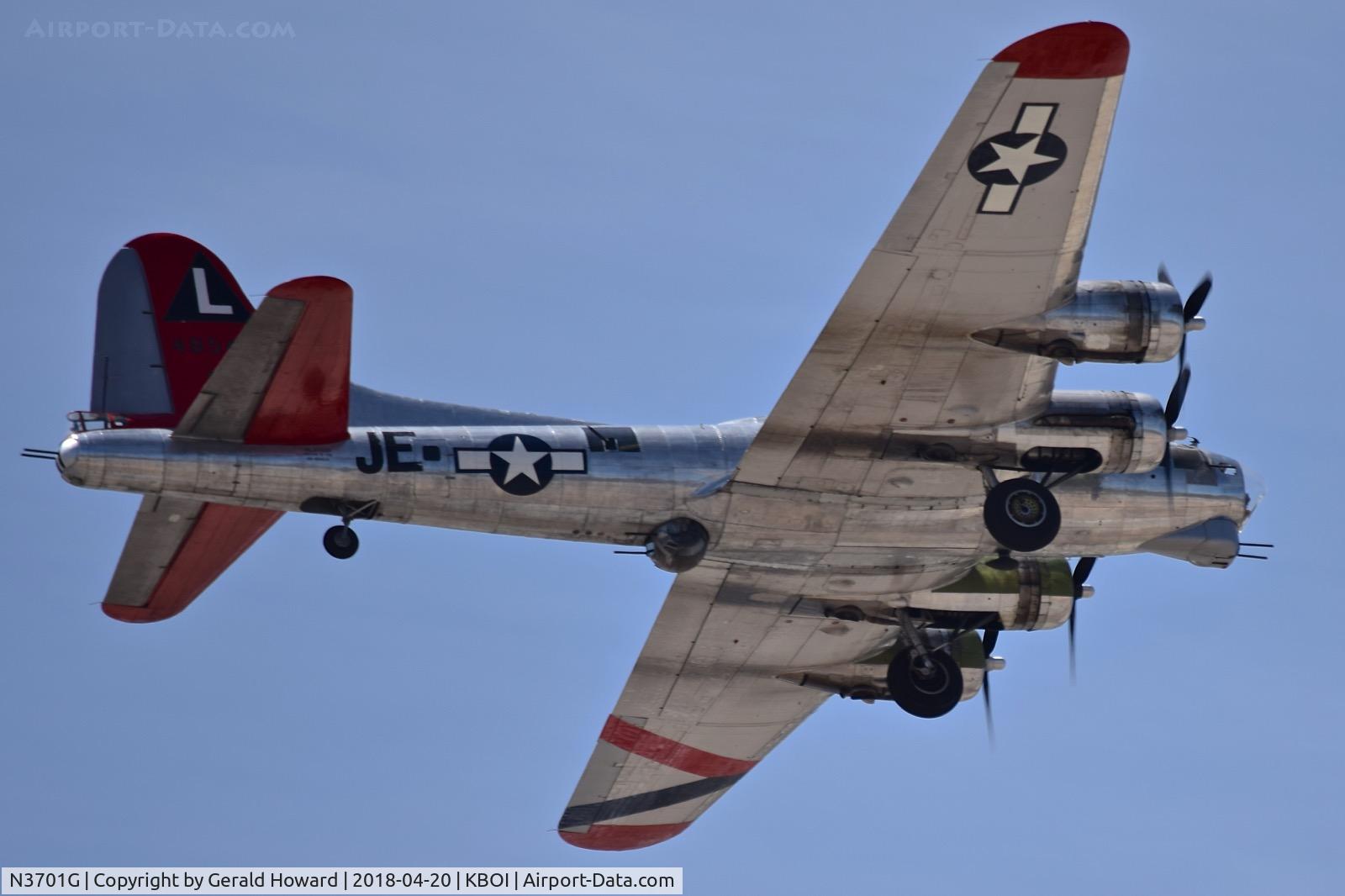 N3701G, 1944 Boeing B-17G Flying Fortress C/N 44-8543A, Departing BOI.
