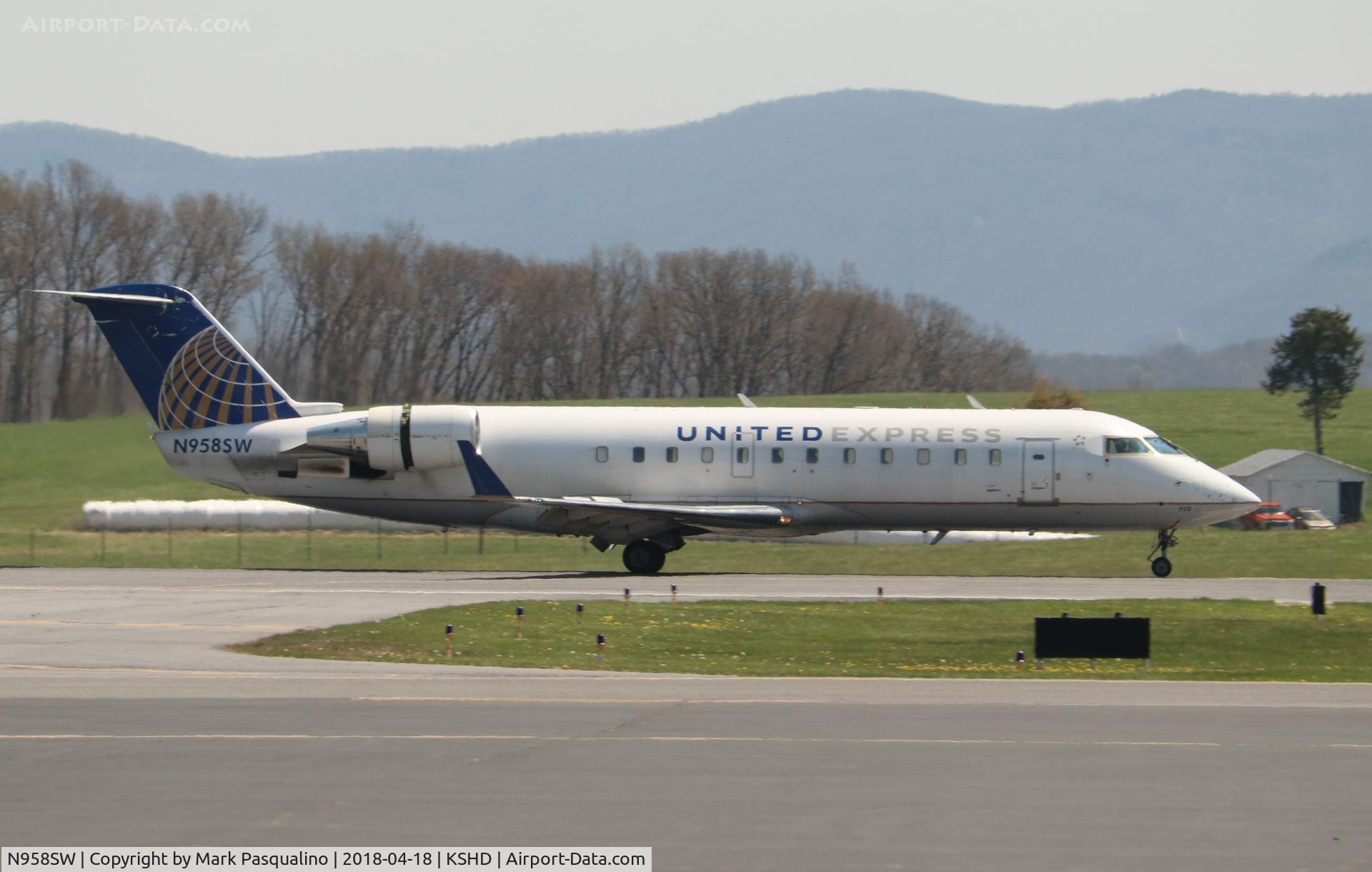 N958SW, 2003 Bombardier CRJ-200LR (CL-600-2B19) C/N 7833, CL-600-2B19