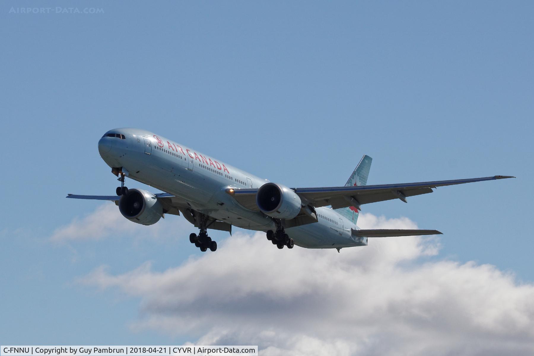 C-FNNU, 2013 Boeing 777-333/ER C/N 43249, Landing