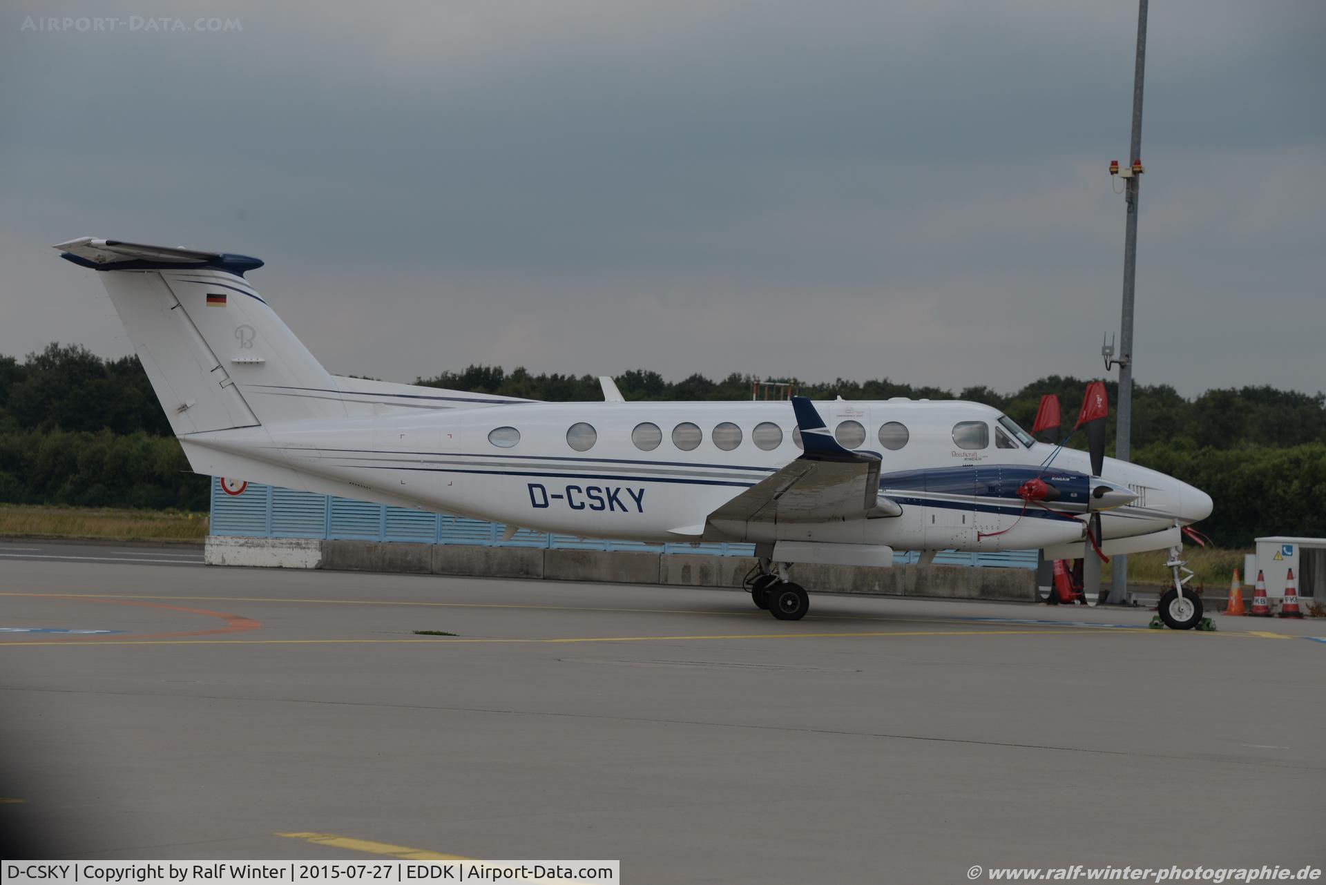D-CSKY, 1996 Beechcraft B300 Super King Air 350 C/N FL-130, Beechcraft B300 Super King Air 350 - BFX Alpha Exec Flugbetriebs GmbH - FL-130 - D-CSKY - 27.06.2015 - CGN