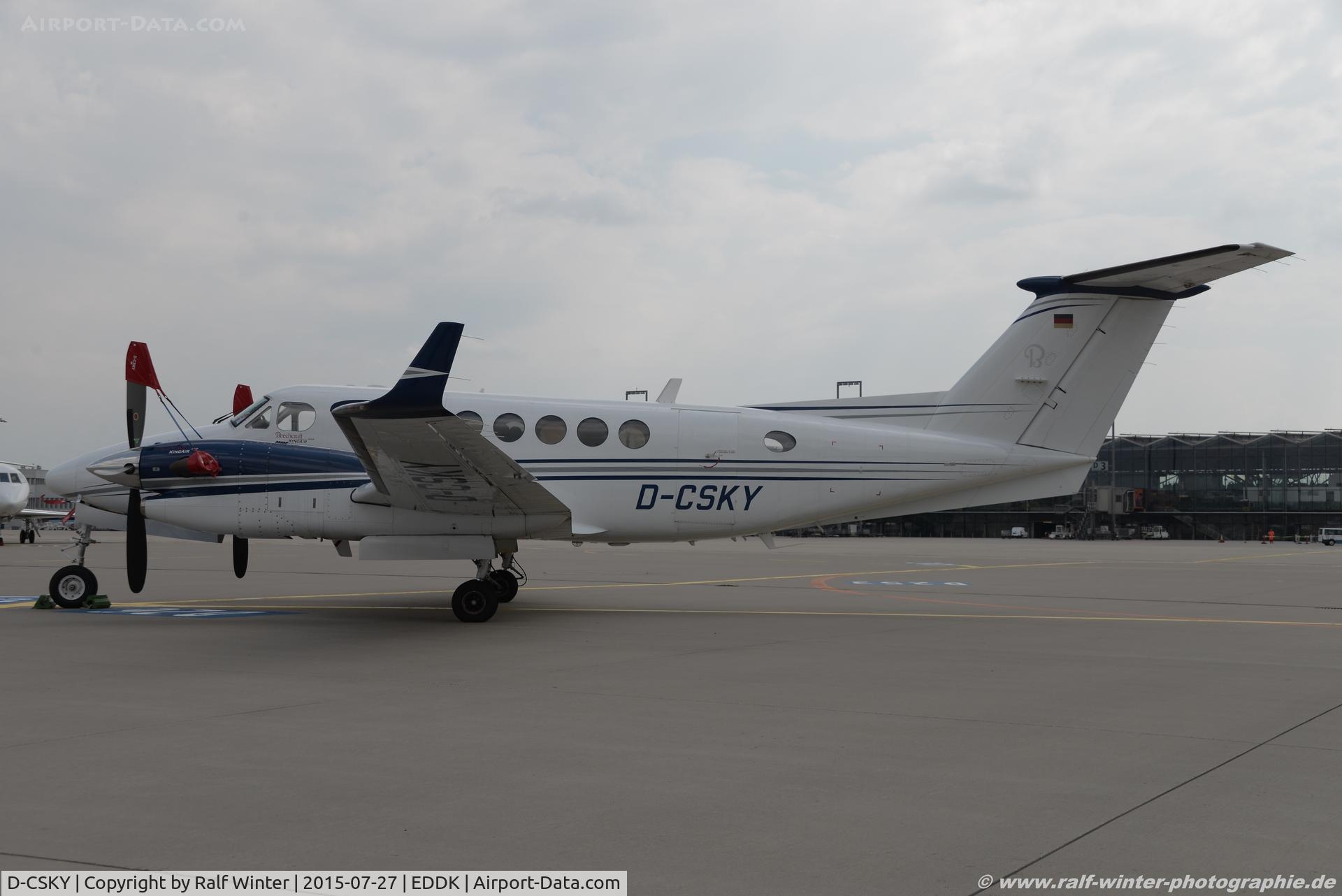 D-CSKY, 1996 Beechcraft B300 Super King Air 350 C/N FL-130, Beechcraft B300 Super King Air 350 - BFX Alpha Exec Flugbetriebs GmbH - FL-130 - D-CSKY - 27.06.2015 - CGN