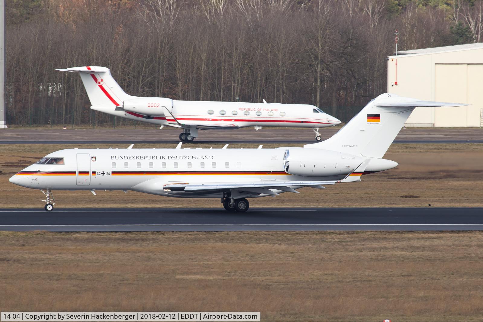 14 04, 2011 Bombardier BD-700-1A11 Global 5000 C/N 9417, Global speeding up at EDDT.